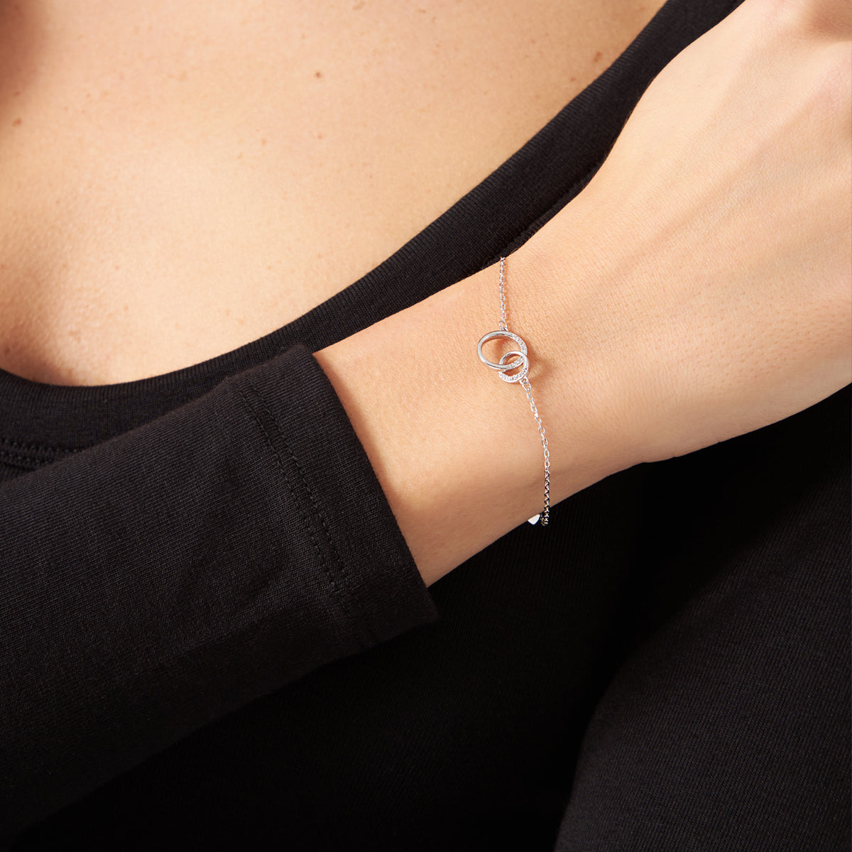 Bransoletka srebrna z cyrkoniami - koła