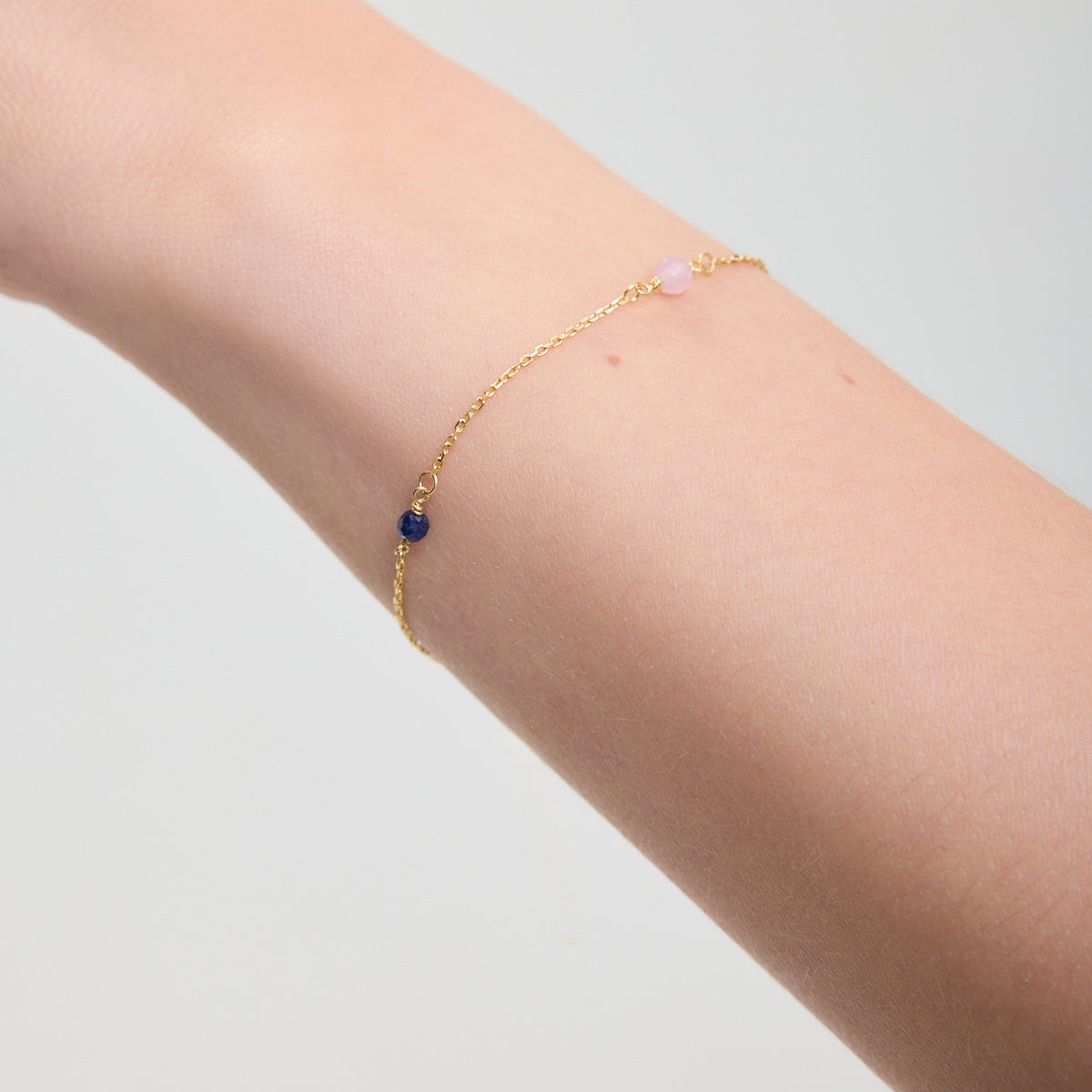 Bransoletka srebrna pozłacana z lepidolitem i lapisem lazuli