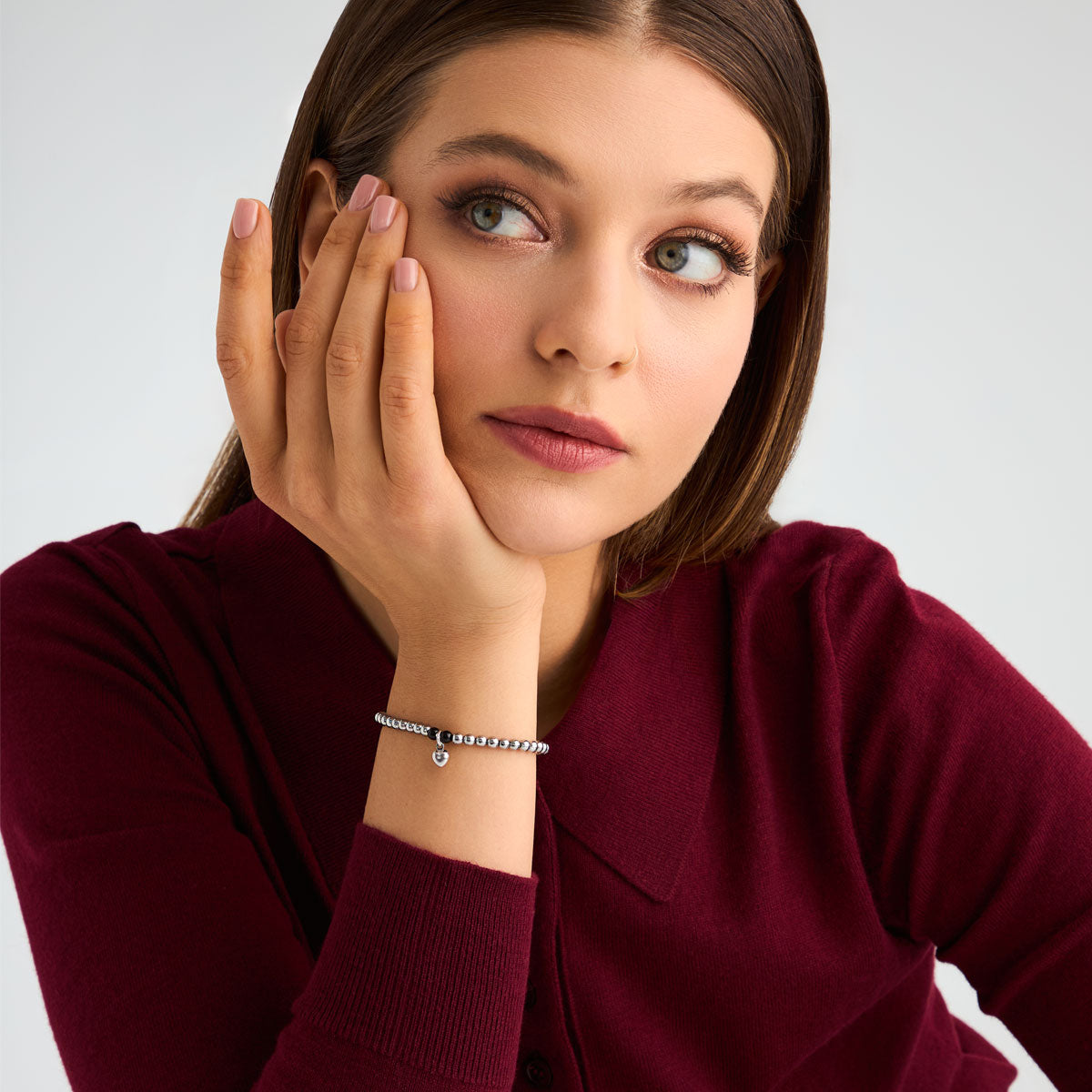 Bransoletka srebrna z hematytem i onyksem - kulki - serce