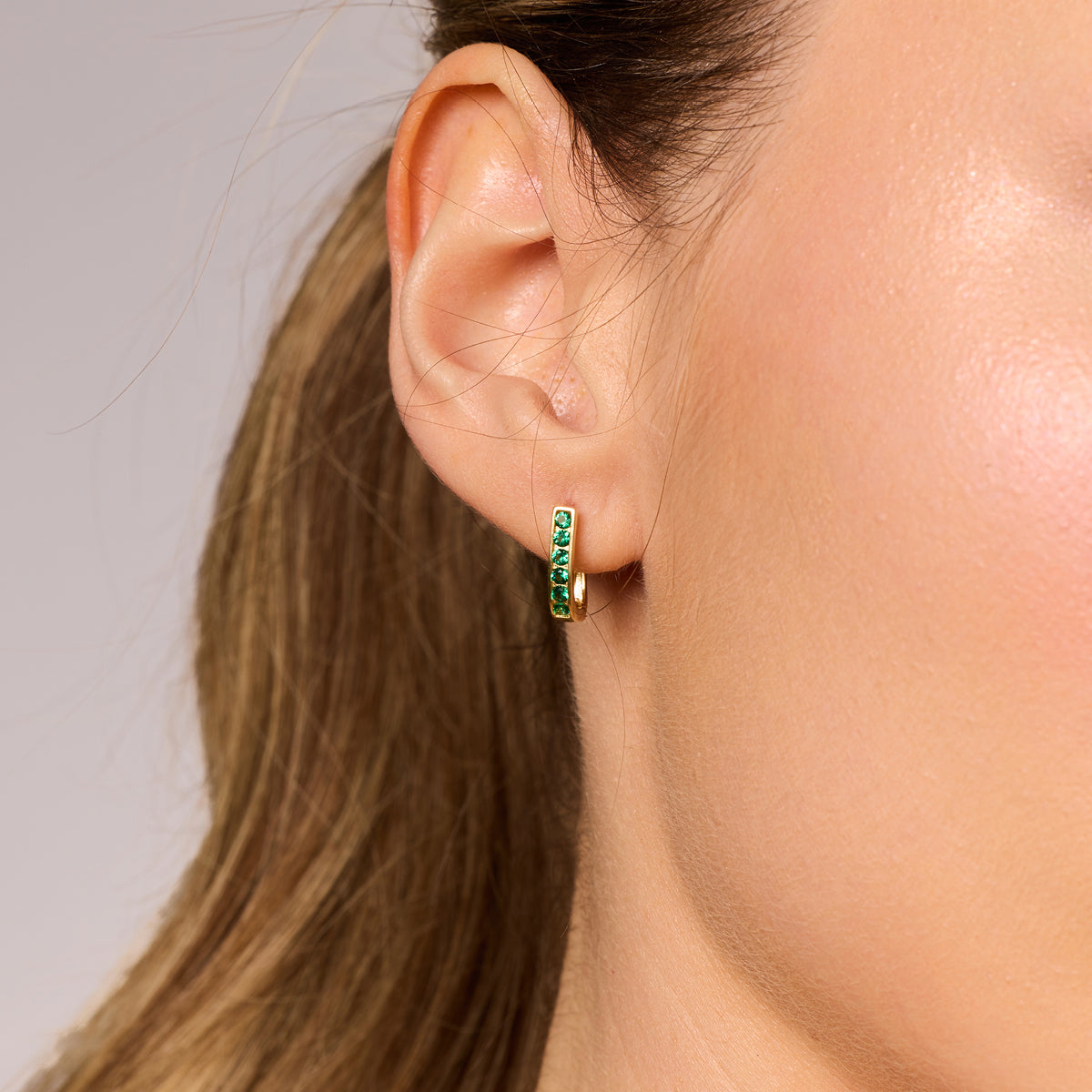 Kolczyki srebrne pozłacane z zielonymi cyrkoninami