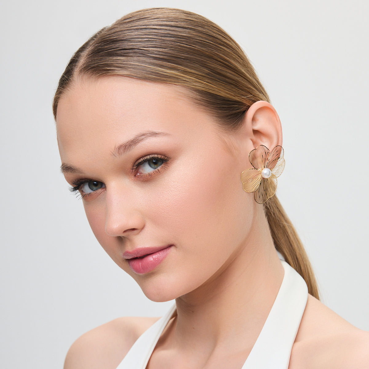 Kolczyki stalowe ażurowe z imitacją pereł - kwiaty - Moderno