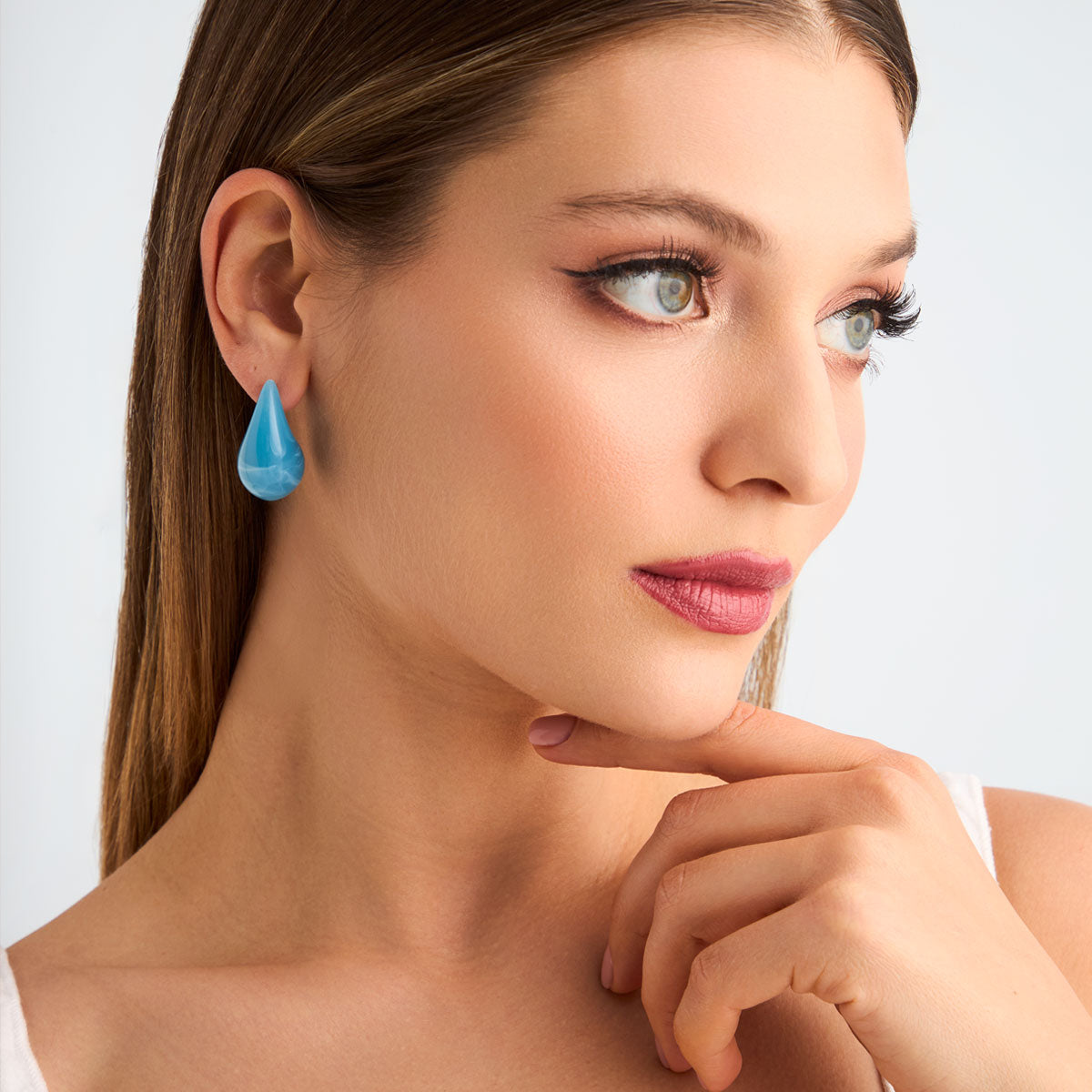 Kolczyki stalowe z błękitną żywicą - łezki - Moderno