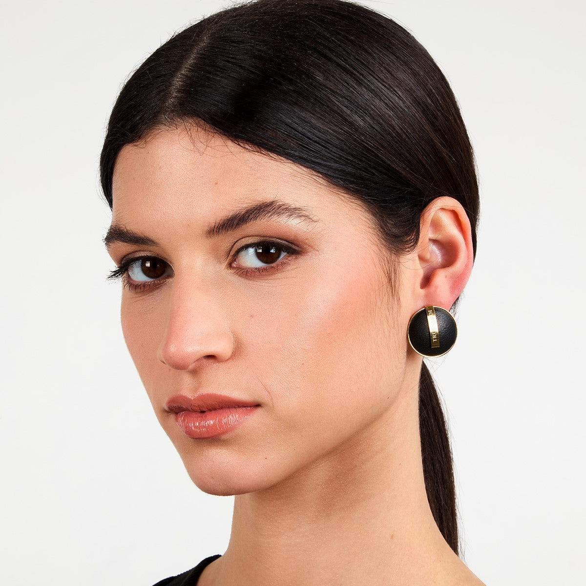 Kolczyki stalowe skórzane - koła - Trussardi T-Round