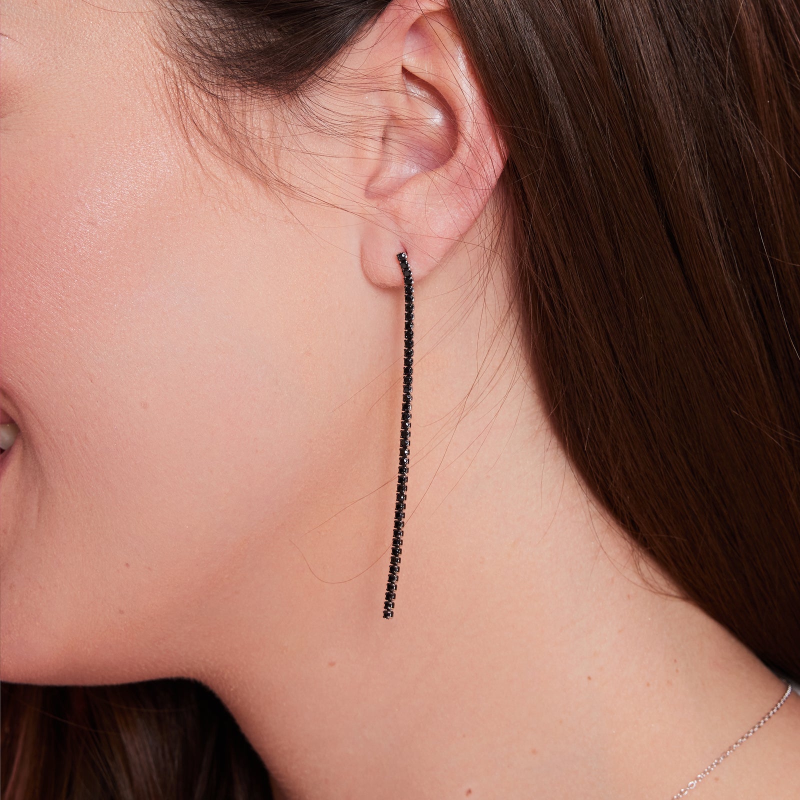 Kolczyki srebrne wiszące z czarnymi cyrkoniami