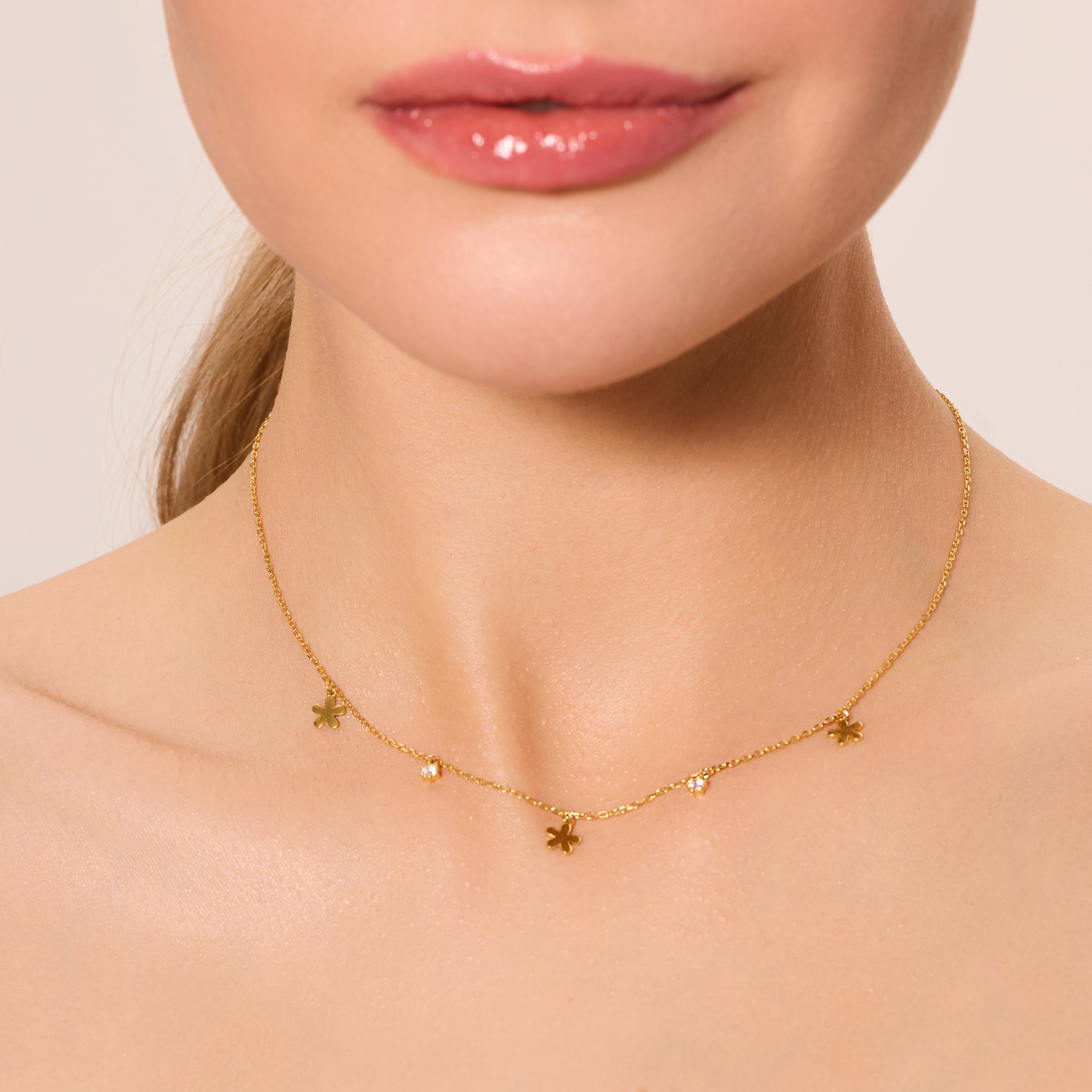 Naszyjnik srebrny pozłacany z cyrkoniami - kwiaty