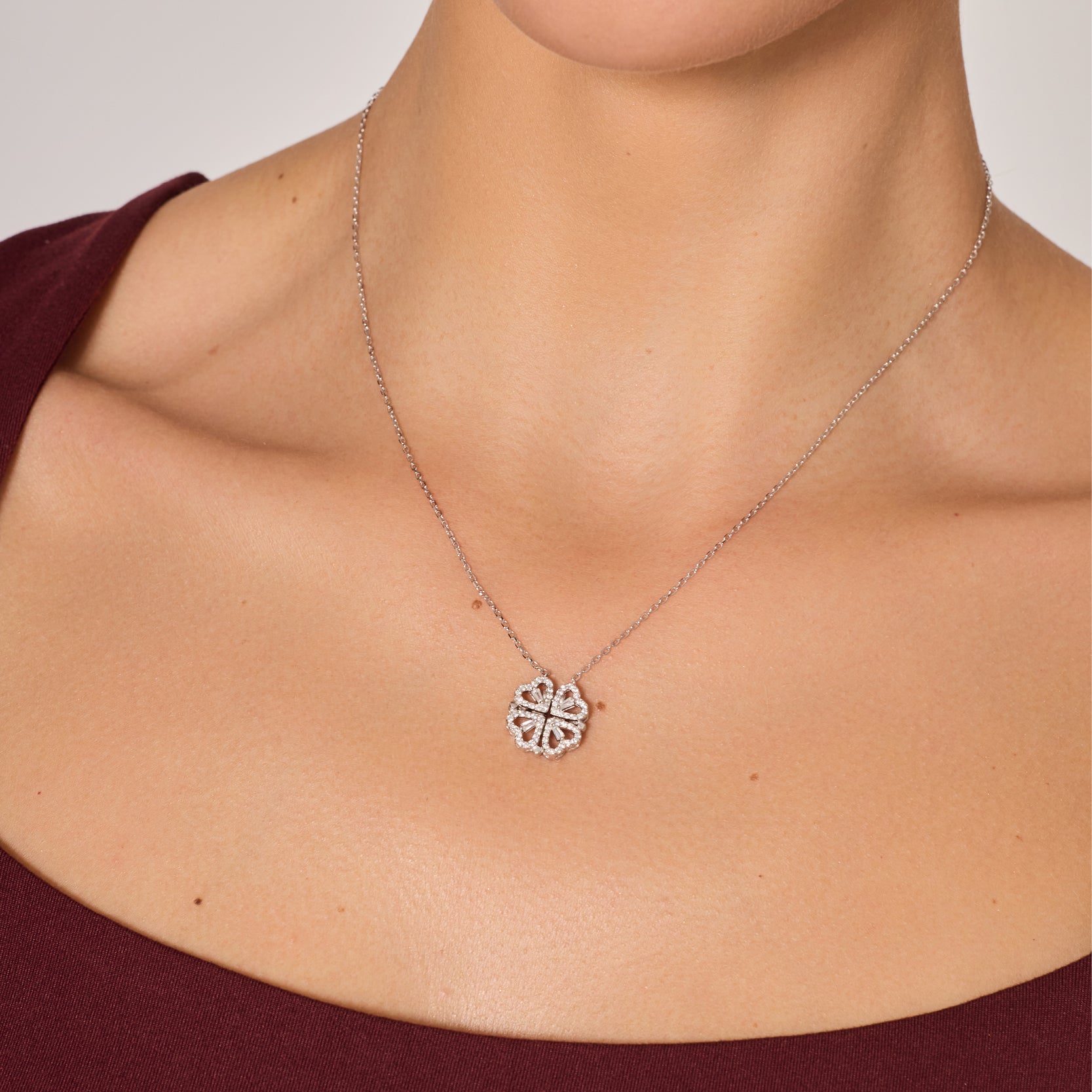 Naszyjnik srebrny z cyrkoniami - koniczyna