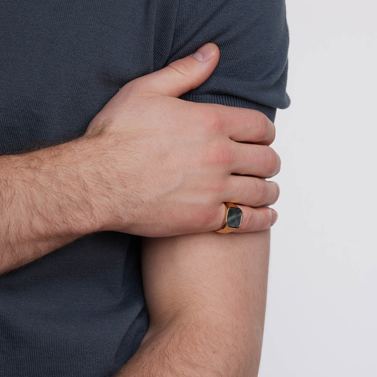 Sygnet stalowy z muszlą - Moderno