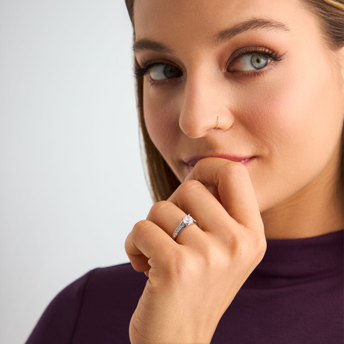 Pierścionek srebrny z cyrkoniami