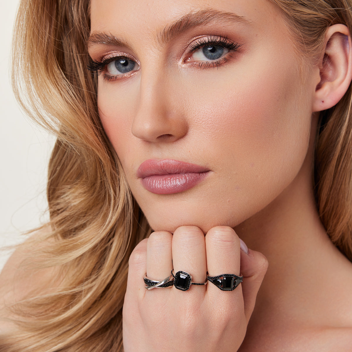 Pierścionek srebrny z czarnymi cyrkoniami - Verona