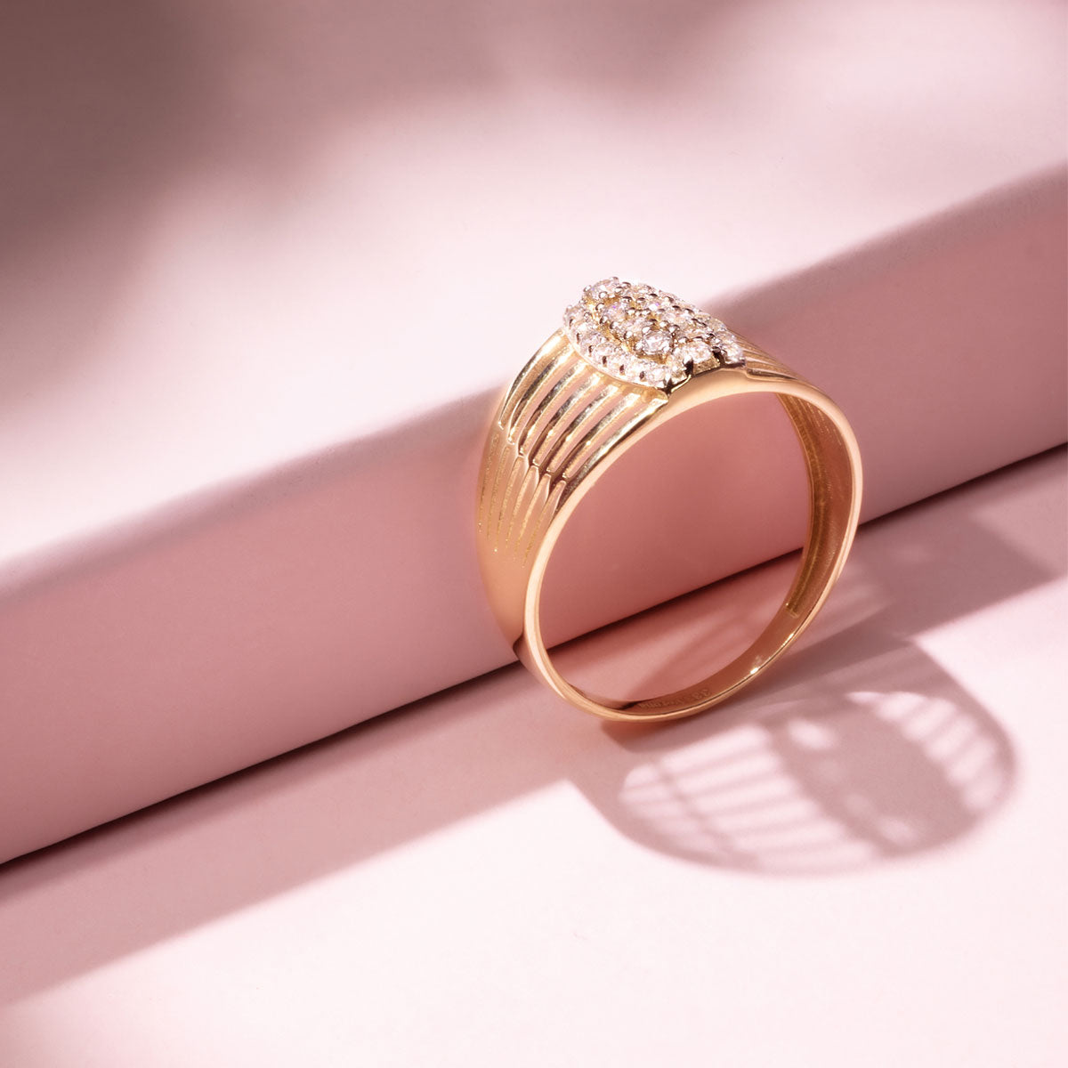 Pierścionek złoty z cyrkoniami