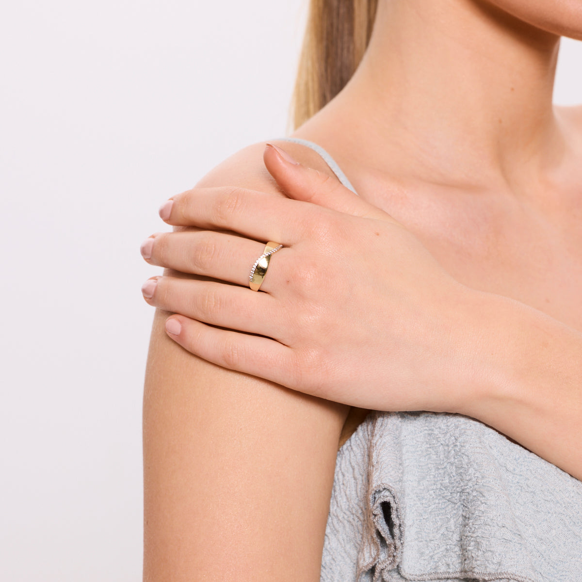 Pierścionek złoty z cyrkoniami