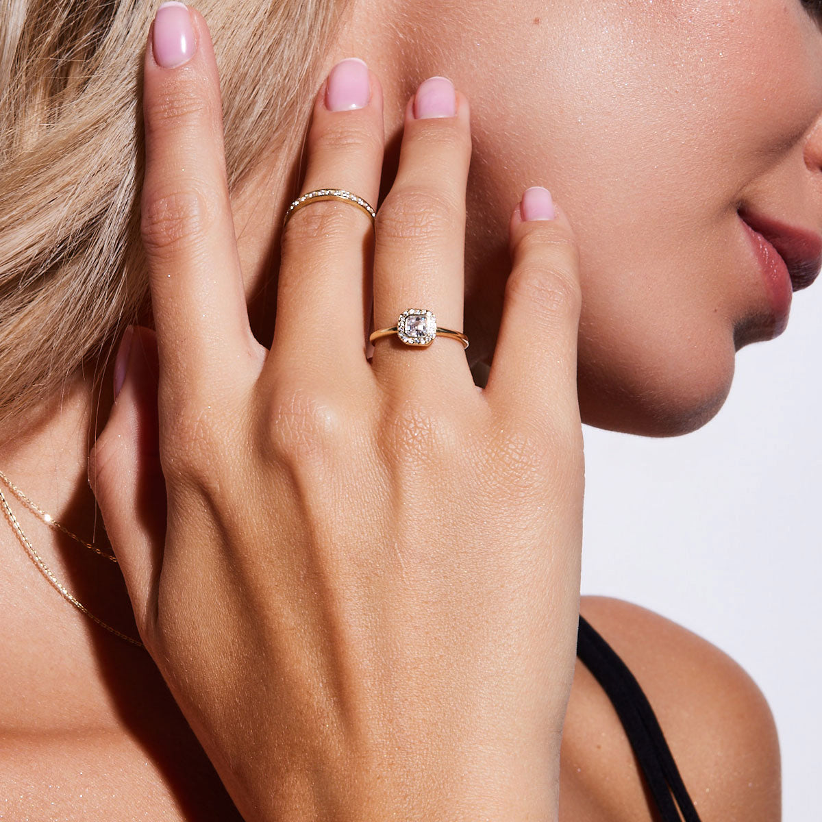 Pierścionek złoty z cyrkoniami