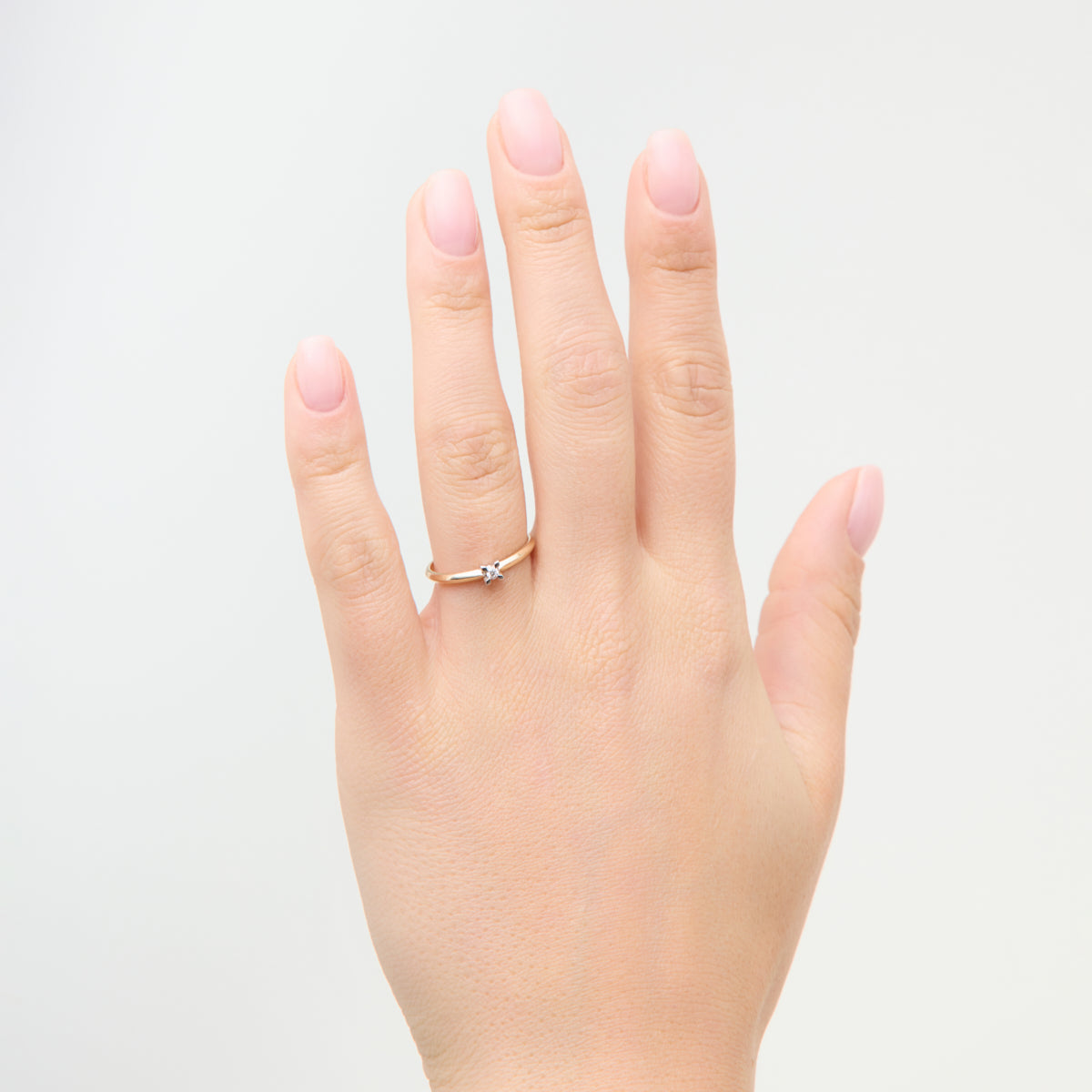 Pierścionek złoty z diamentem