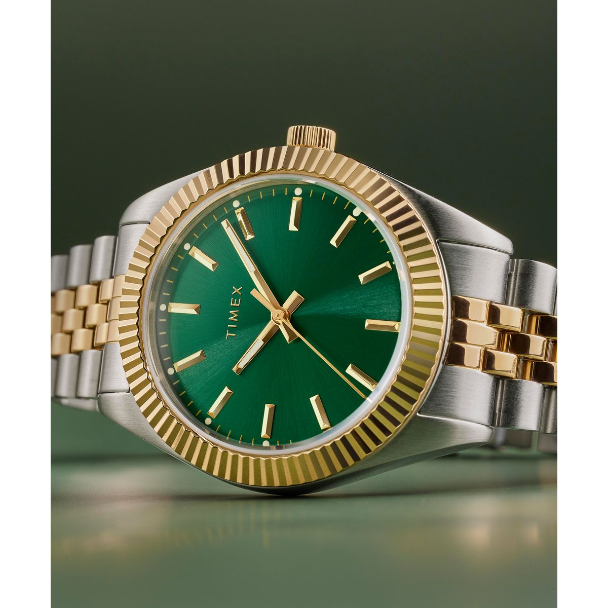 Zegarek na srebrno - złotej bransolecie - Timex Legacy