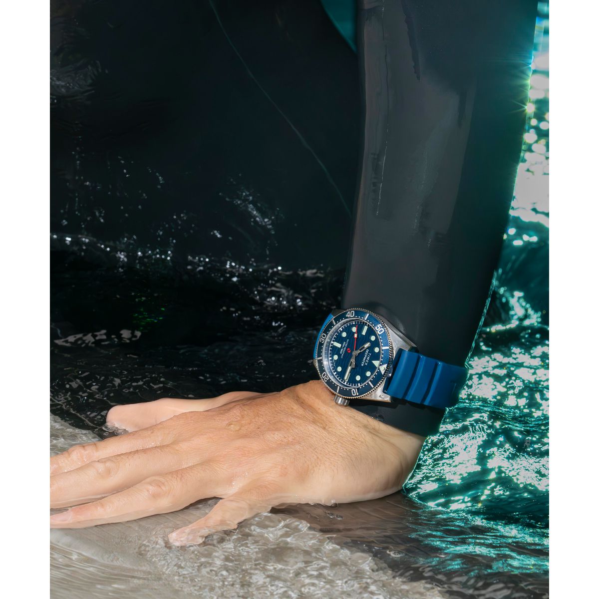 Zegarek na niebieskim pasku - Timex Deep Water Reef