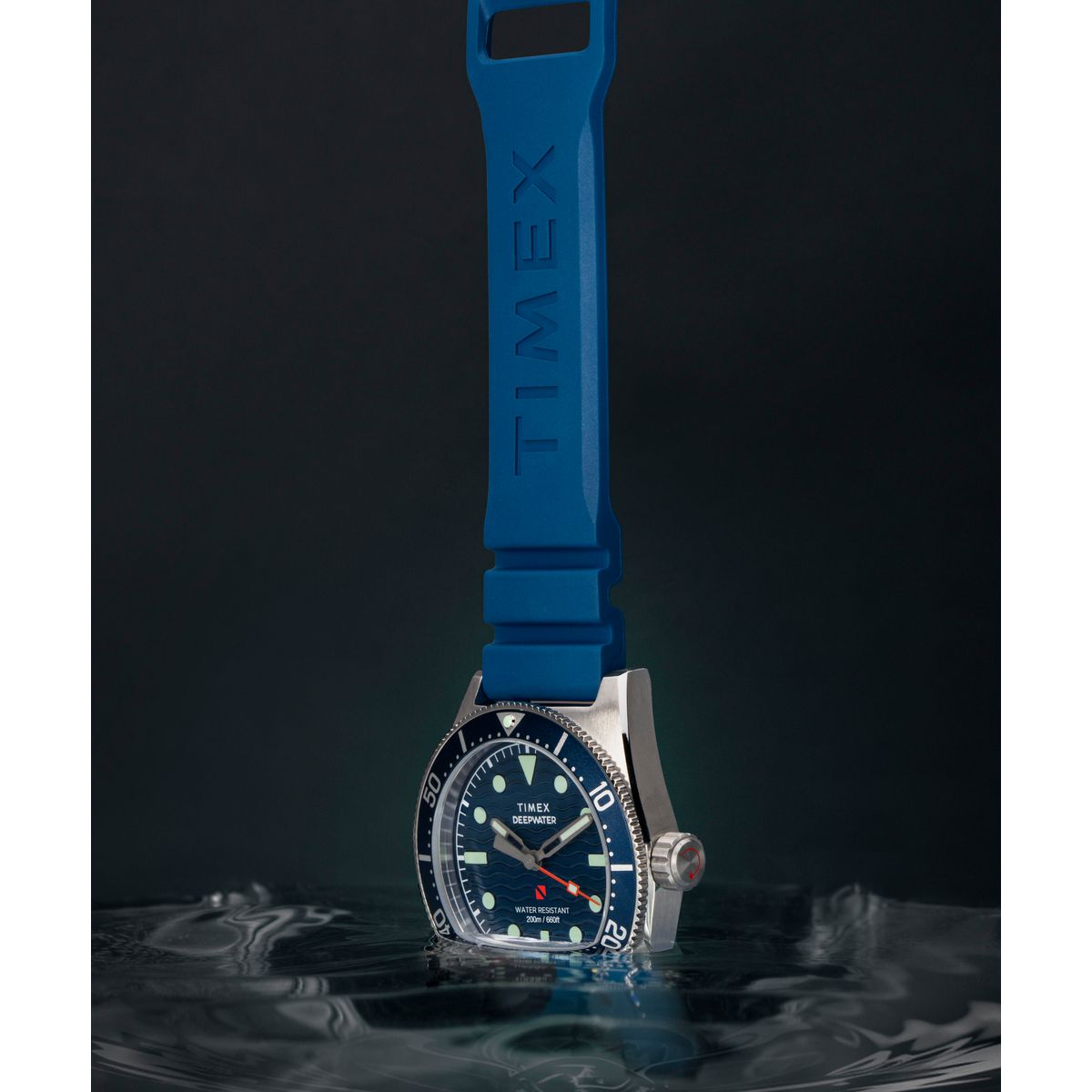 Zegarek na niebieskim pasku - Timex Deep Water Reef