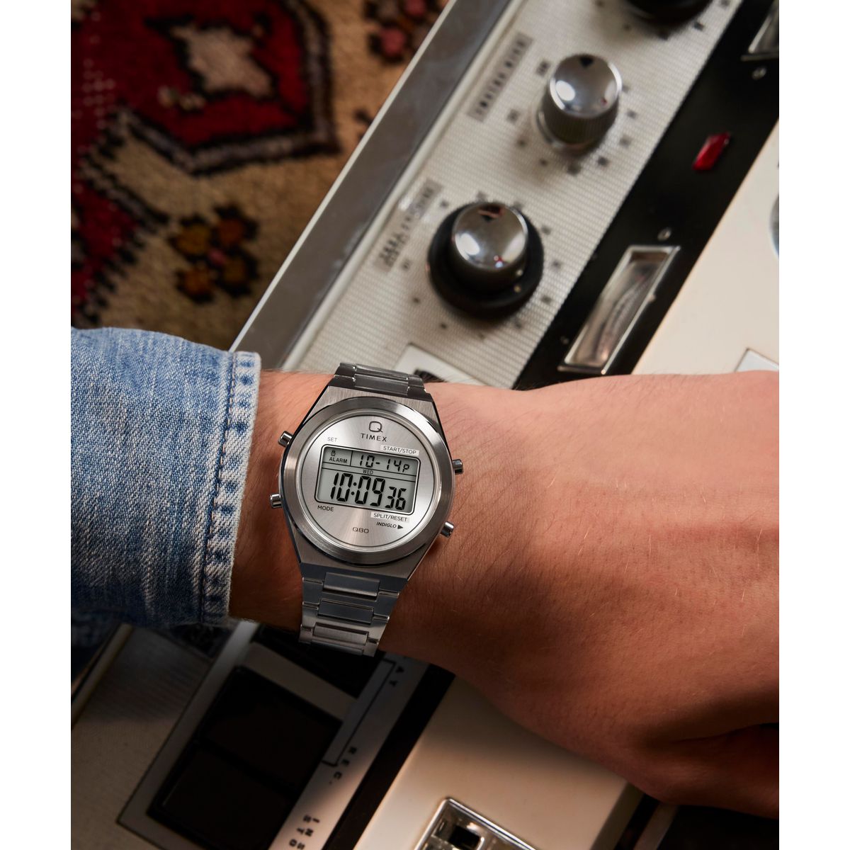 Zegarek na srebrnej bransolecie - Timex Continental