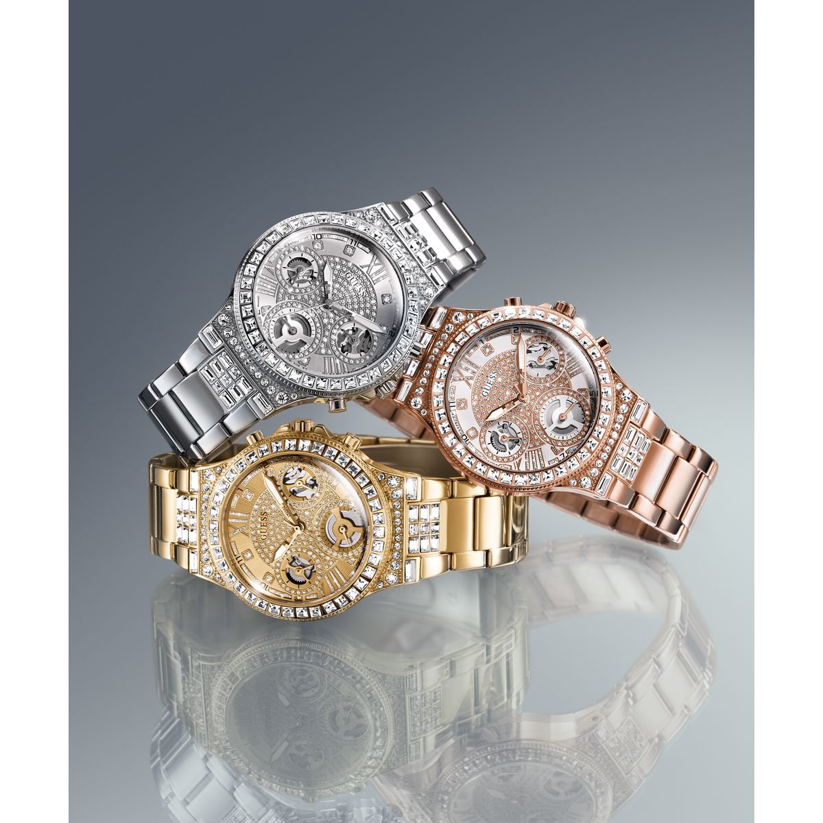 Zegarek na srebrnej bransolecie - Guess Sport Moonlight