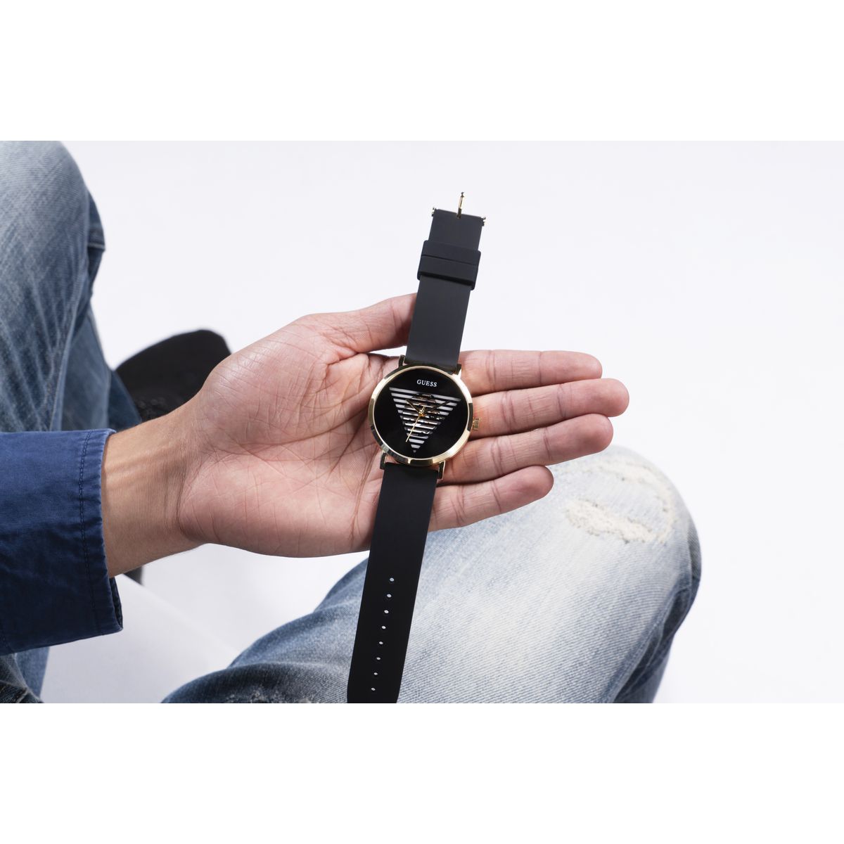 Zegarek na czarnym pasku - Guess Idol
