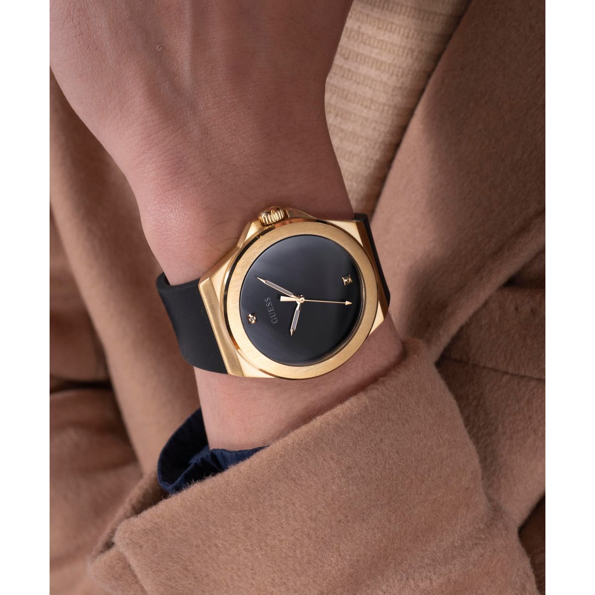 Zegarek na czarnym pasku - Guess Vinyl