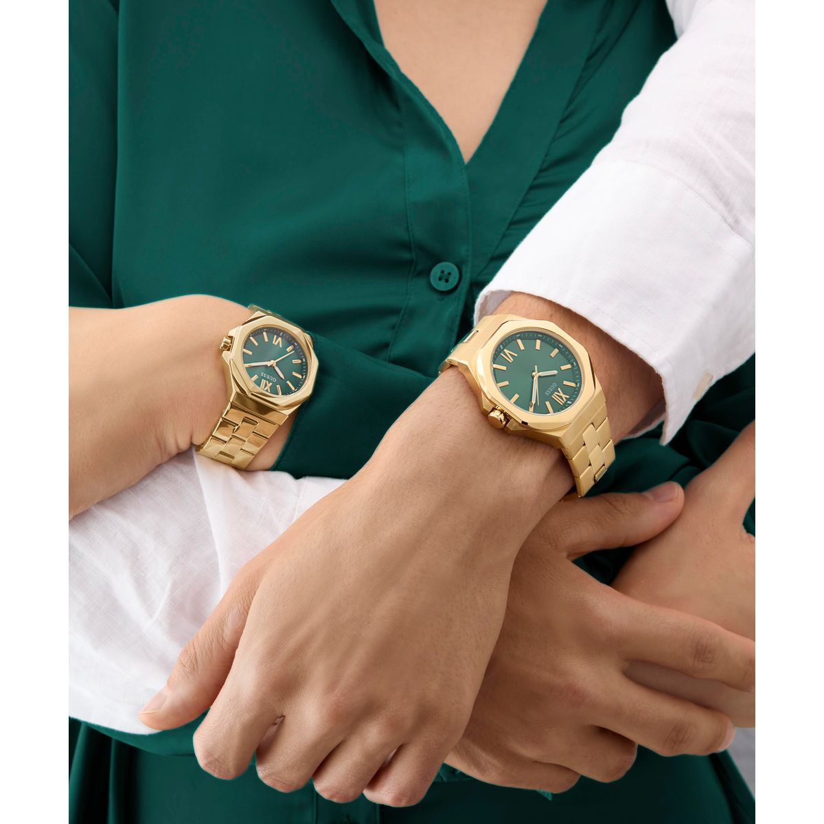 Zegarek na złotej bransolecie - Guess Emperor