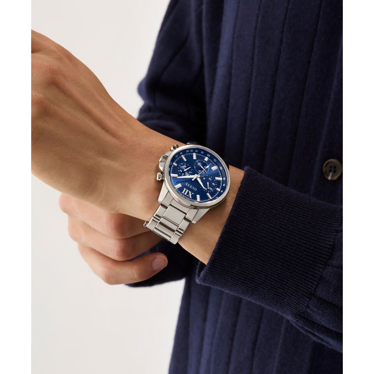 Zegarek na srebrnej bransolecie - Guess Walker