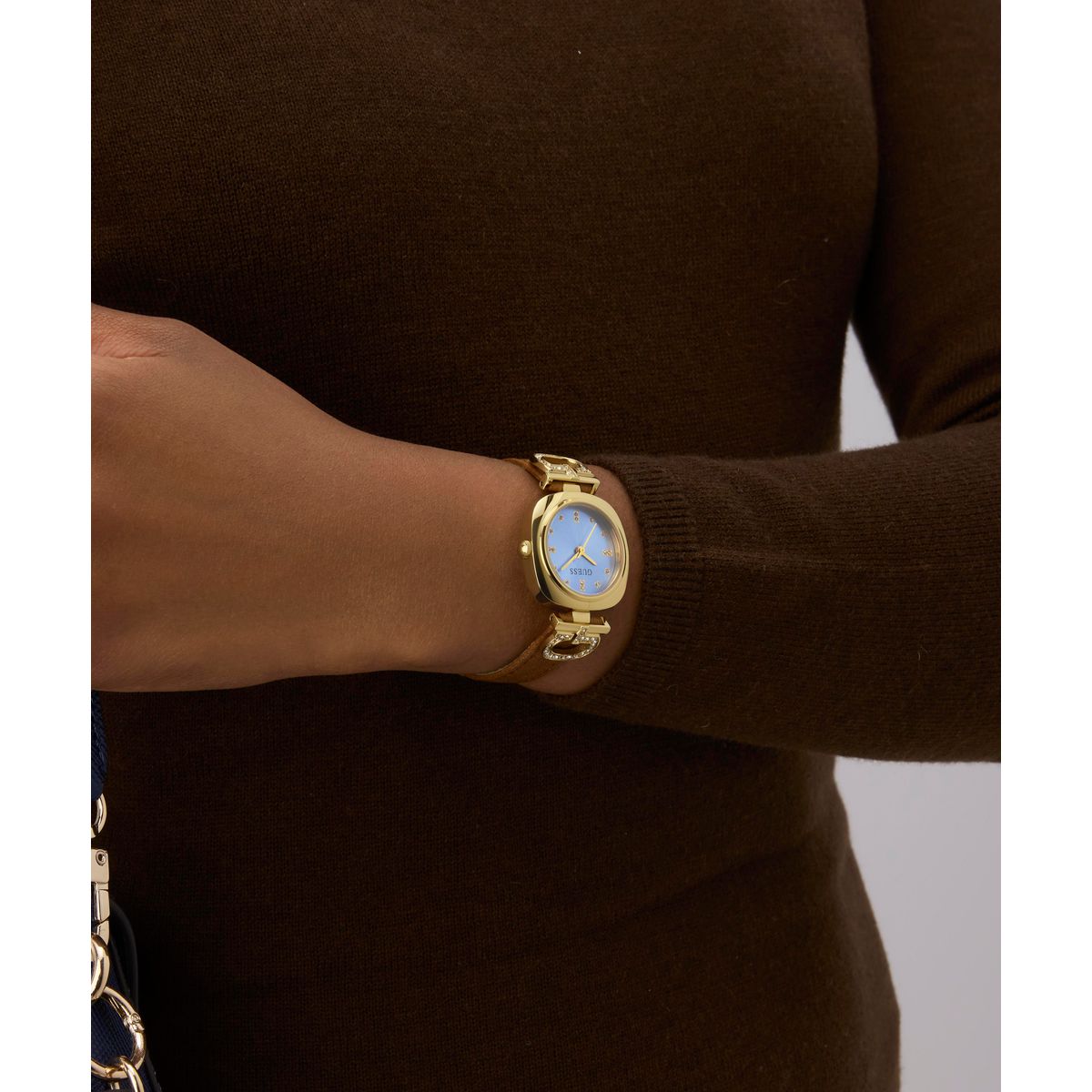 Zegarek na brązowym pasku - Guess Gabby