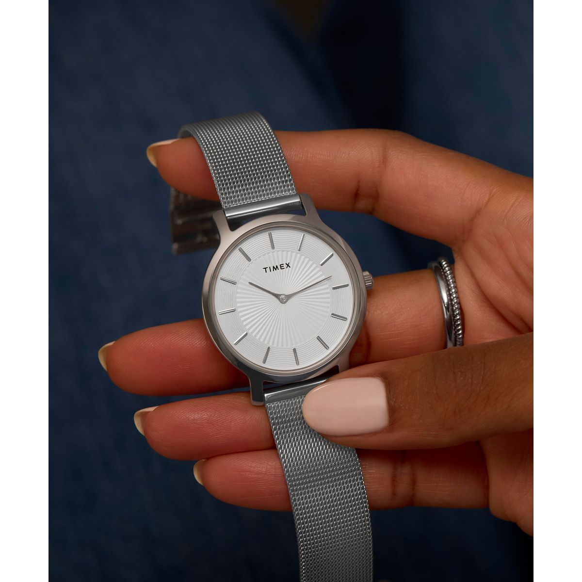 Zegarek na srebrnej bransolecie - Timex Transcend