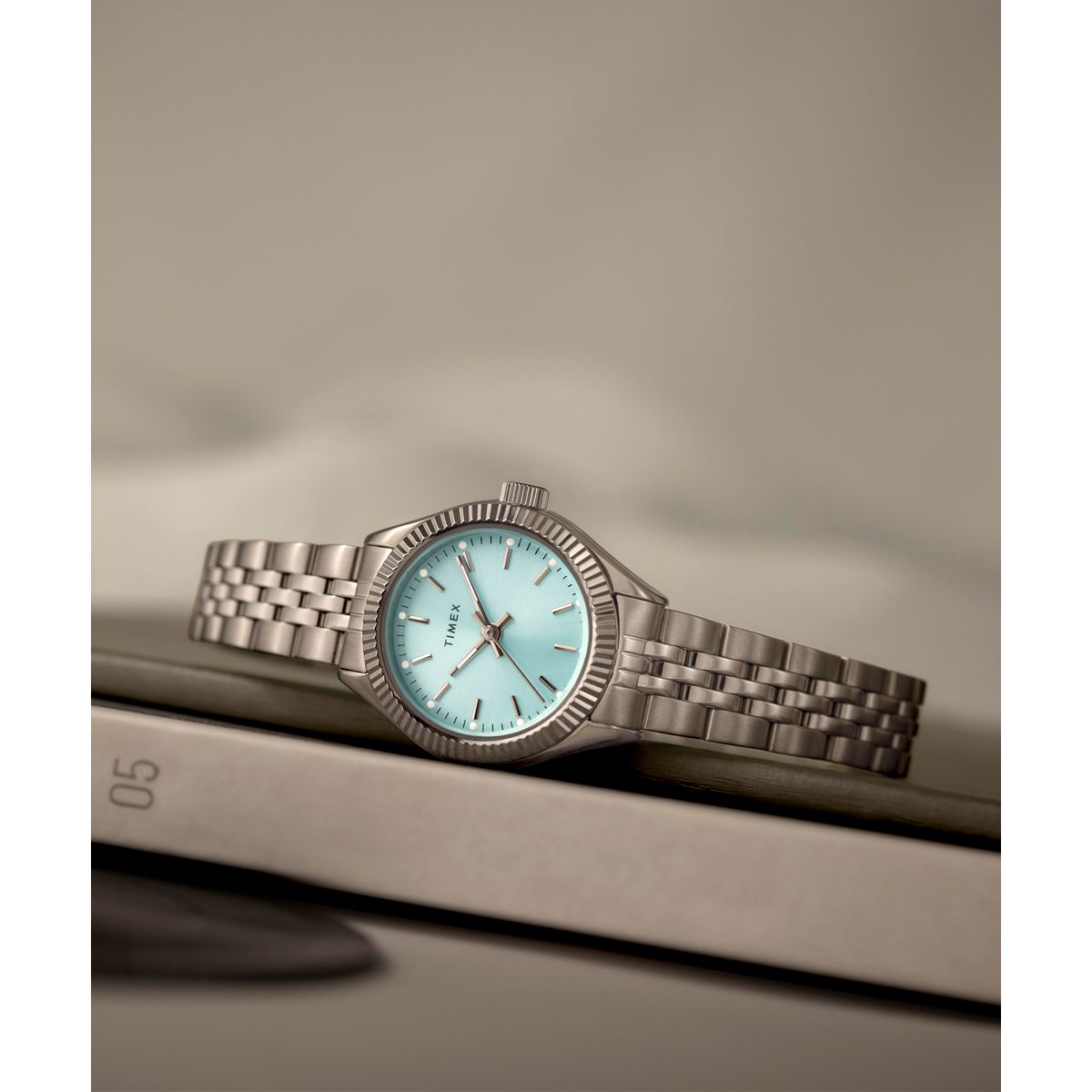 Zegarek na srebrnej bransolecie - Timex Legacy