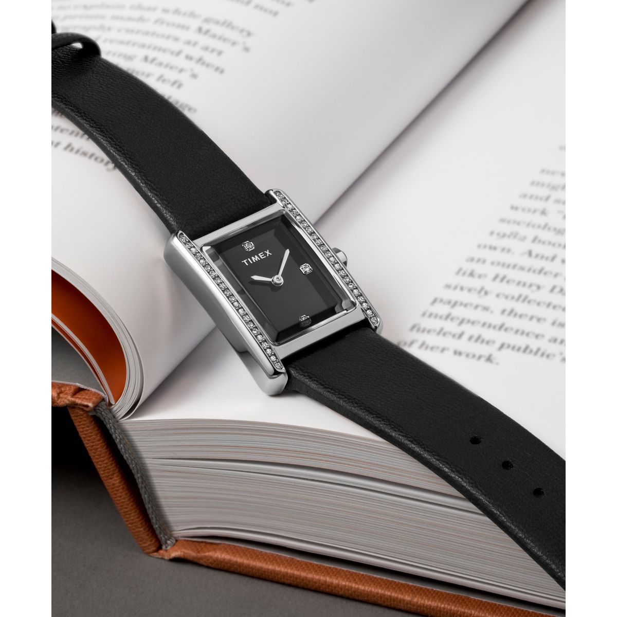 Zegarek na czarnym pasku - Timex Hailey