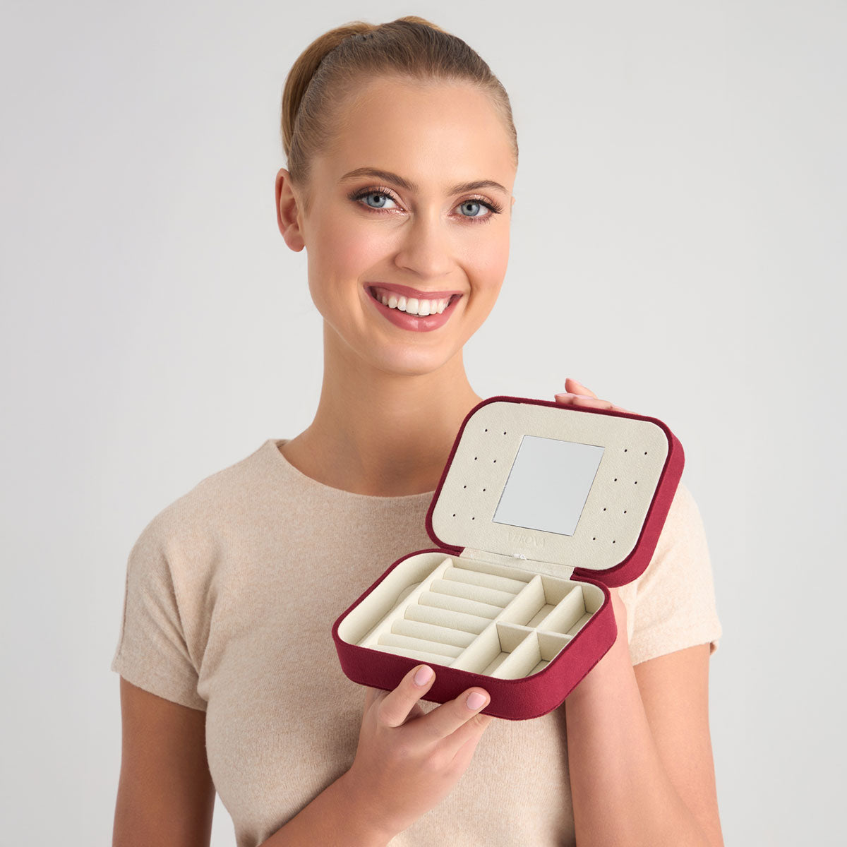 Szkatułka na biżuterię welurowa - bordowa - średnia