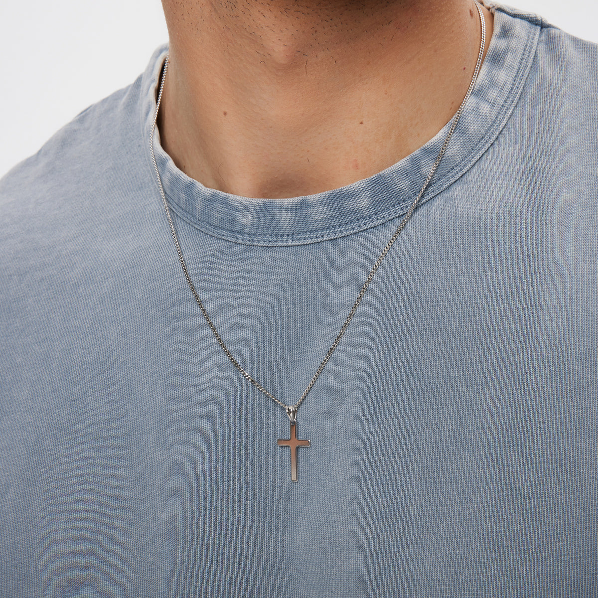 Zawieszka srebrna - krzyżyk