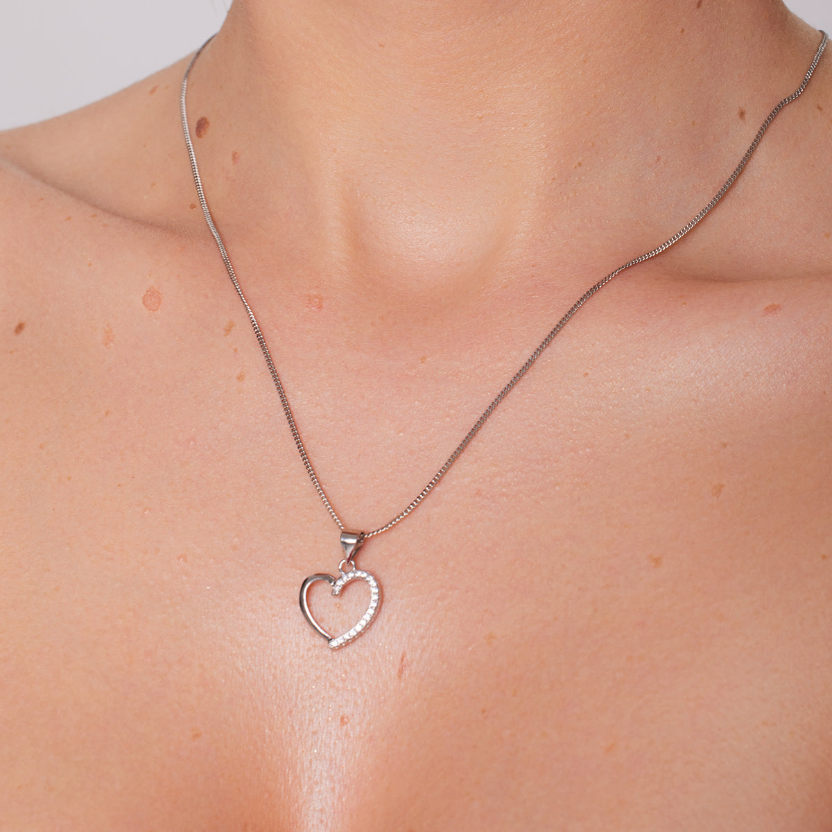 Zawieszka srebrna z cyrkoniami - serce - Symbole Miłości