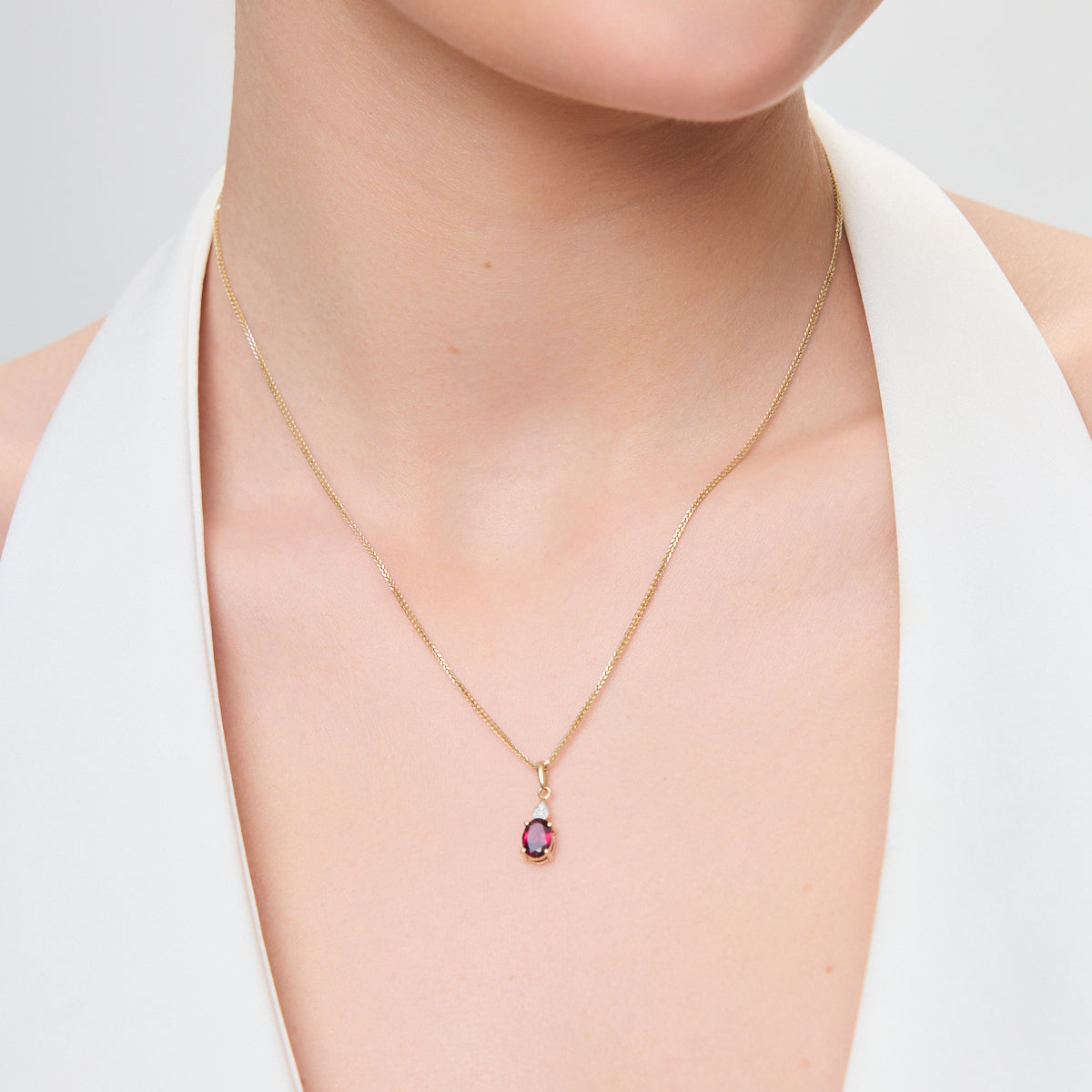 Zawieszka złota z rodolitem i diamentami