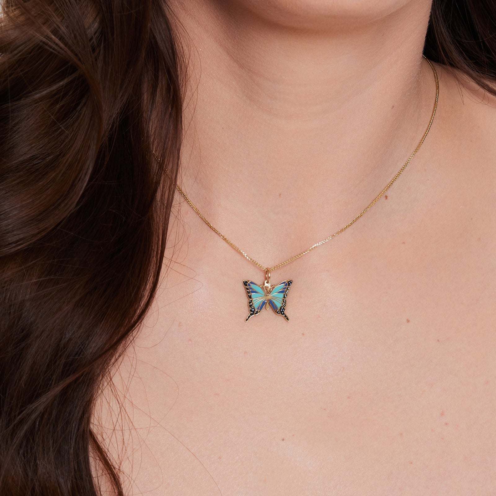 Zawieszka złota z emalią - motyl