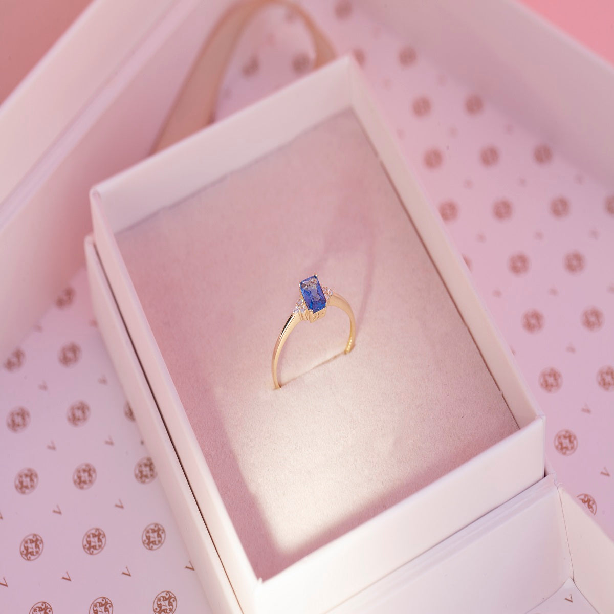 Pierścionek złoty z cyrkoniami