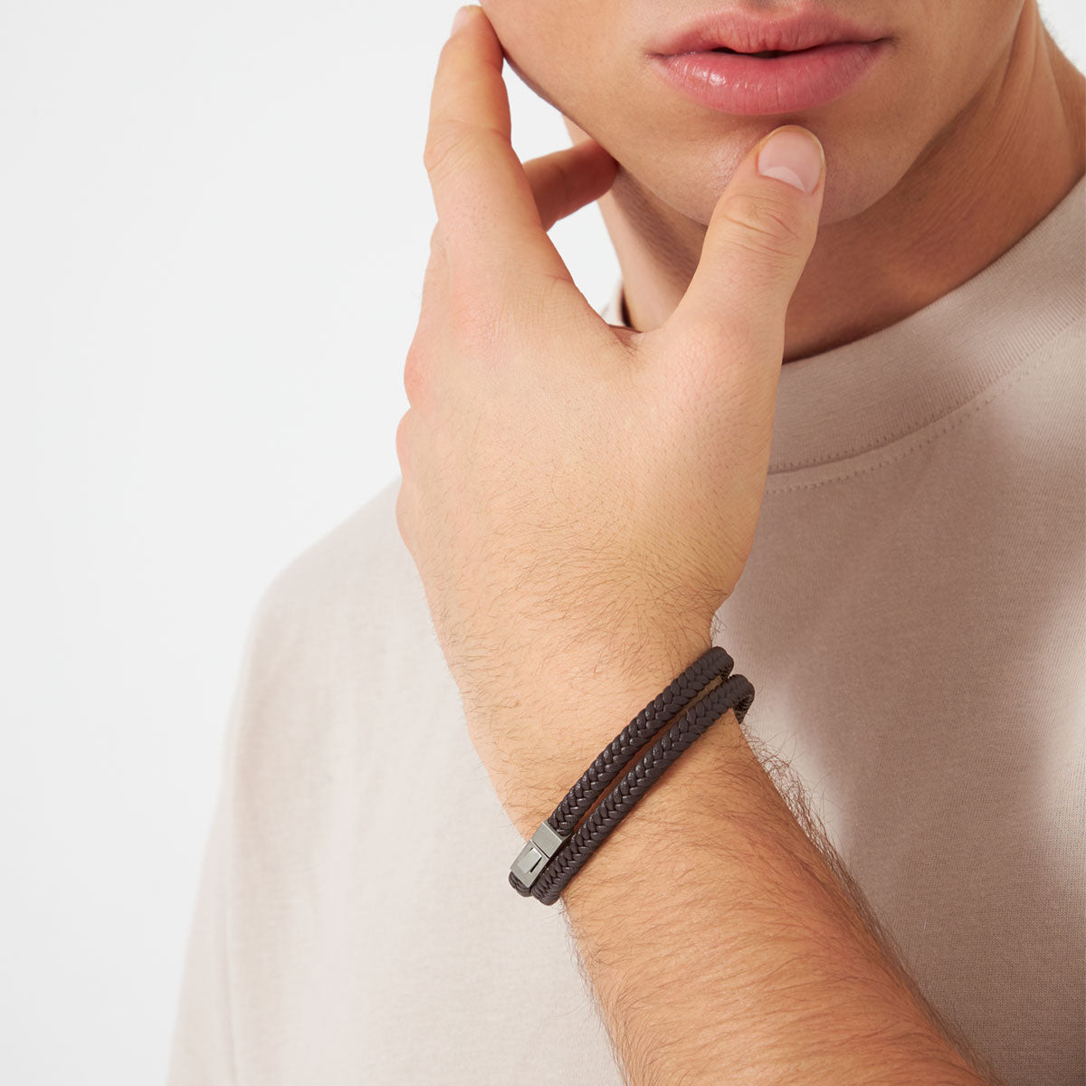 Bransoletka metalowa z brązową skórą - Moderno