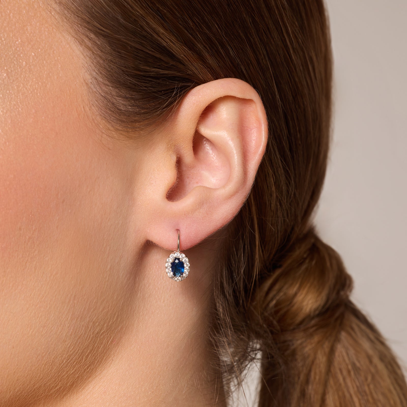 Kolczyki srebrne z niebieskim szkłem i cyrkoniami