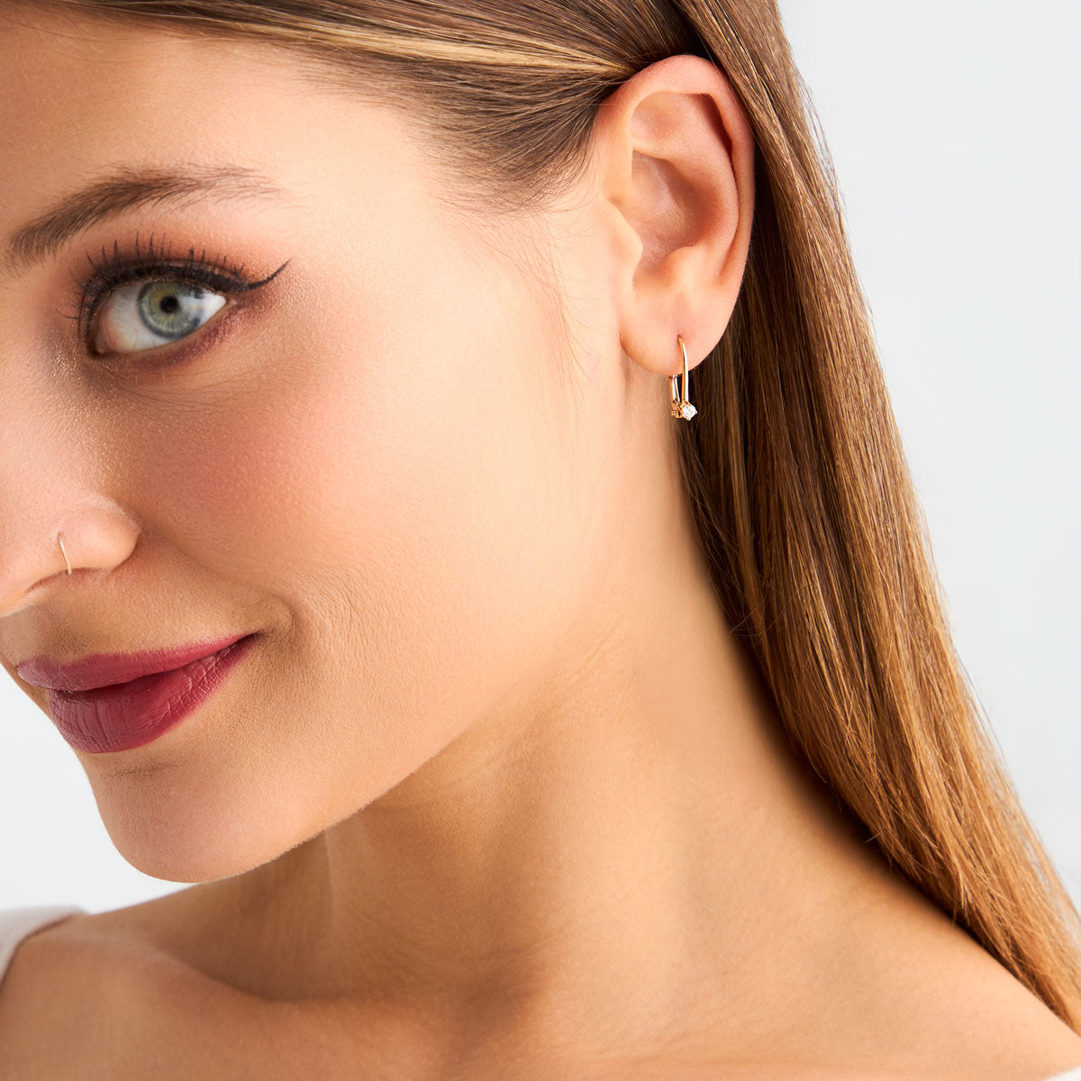 Kolczyki złote wiszące z diamentami