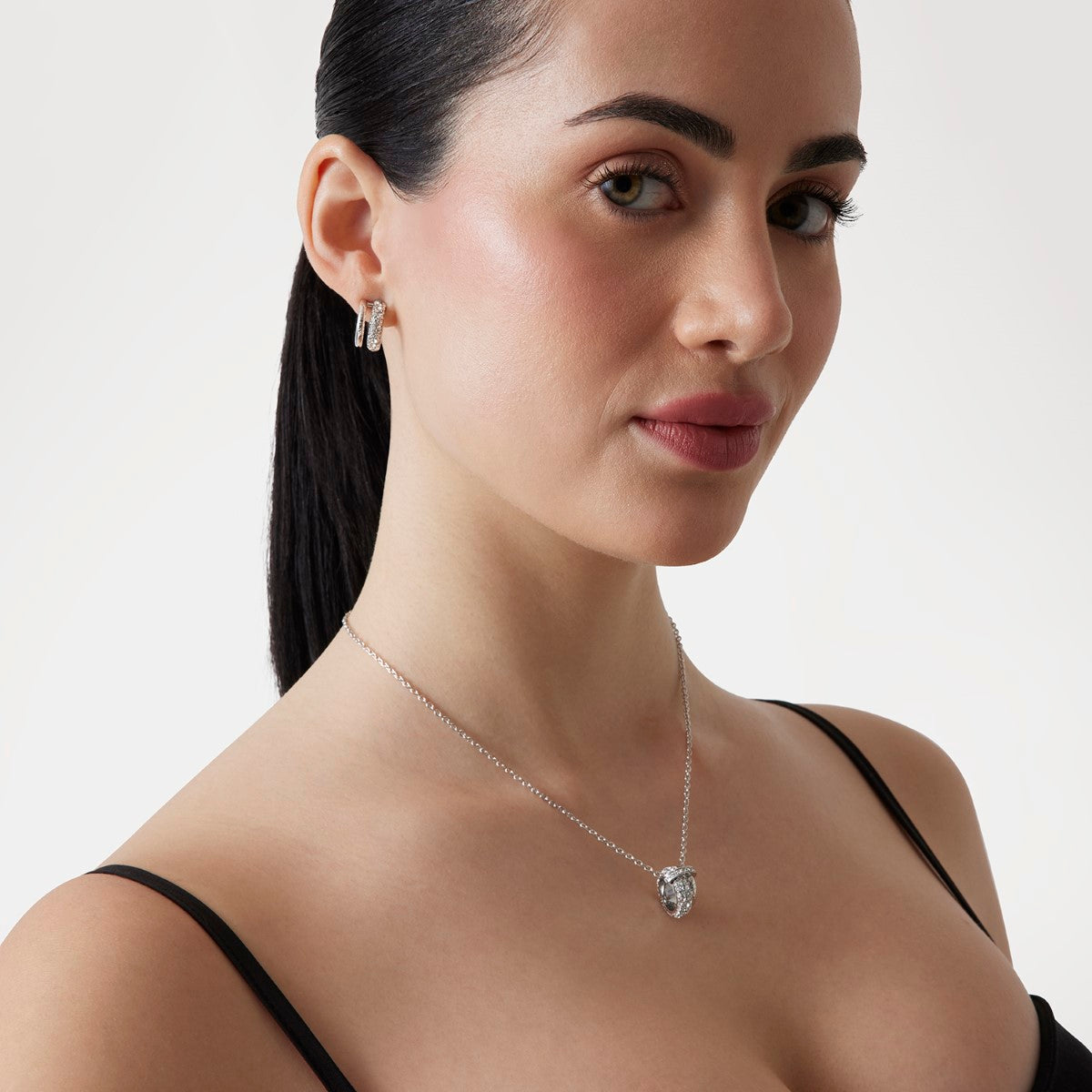 Kolczyki stalowe półokrągłe z cyrkoniami - Guess Jewelery