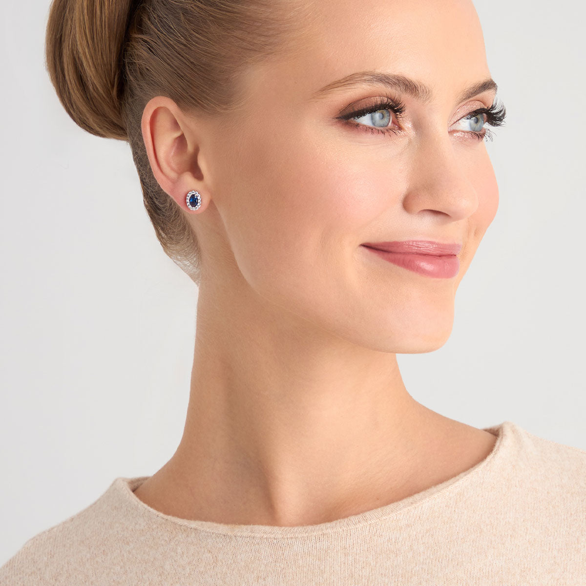 Kolczyki srebrne z niebieskim szkłem i cyrkoniami