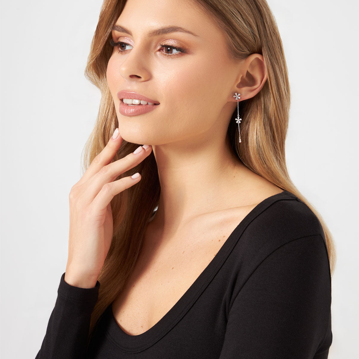 Kolczyki srebrne wiszące z cyrkoniami - kwiaty - Verona