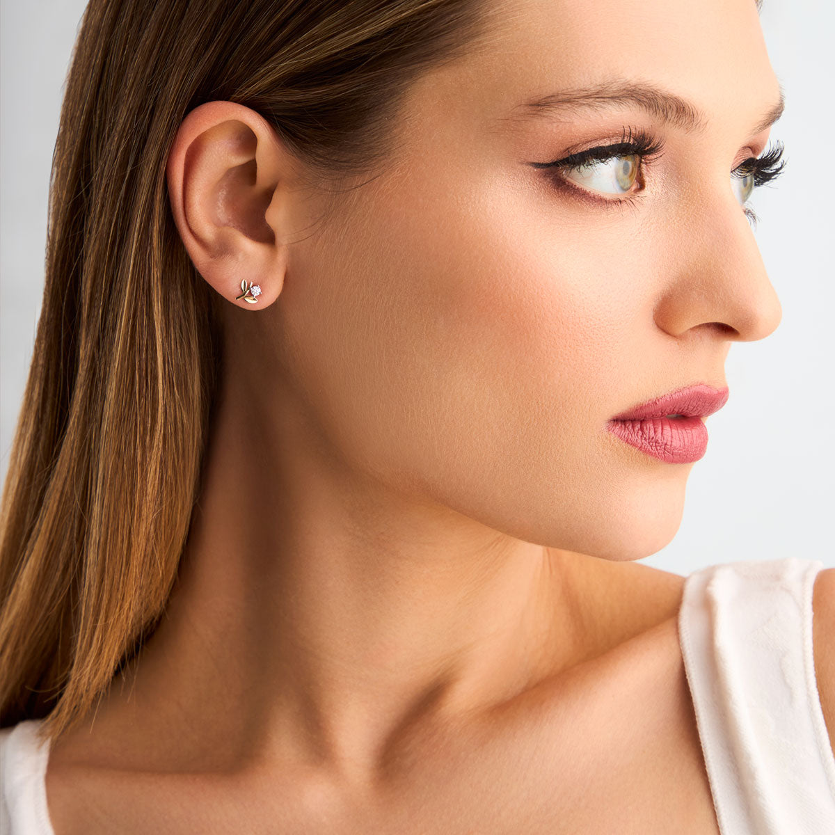 Kolczyki złote z diamentami - kwiaty