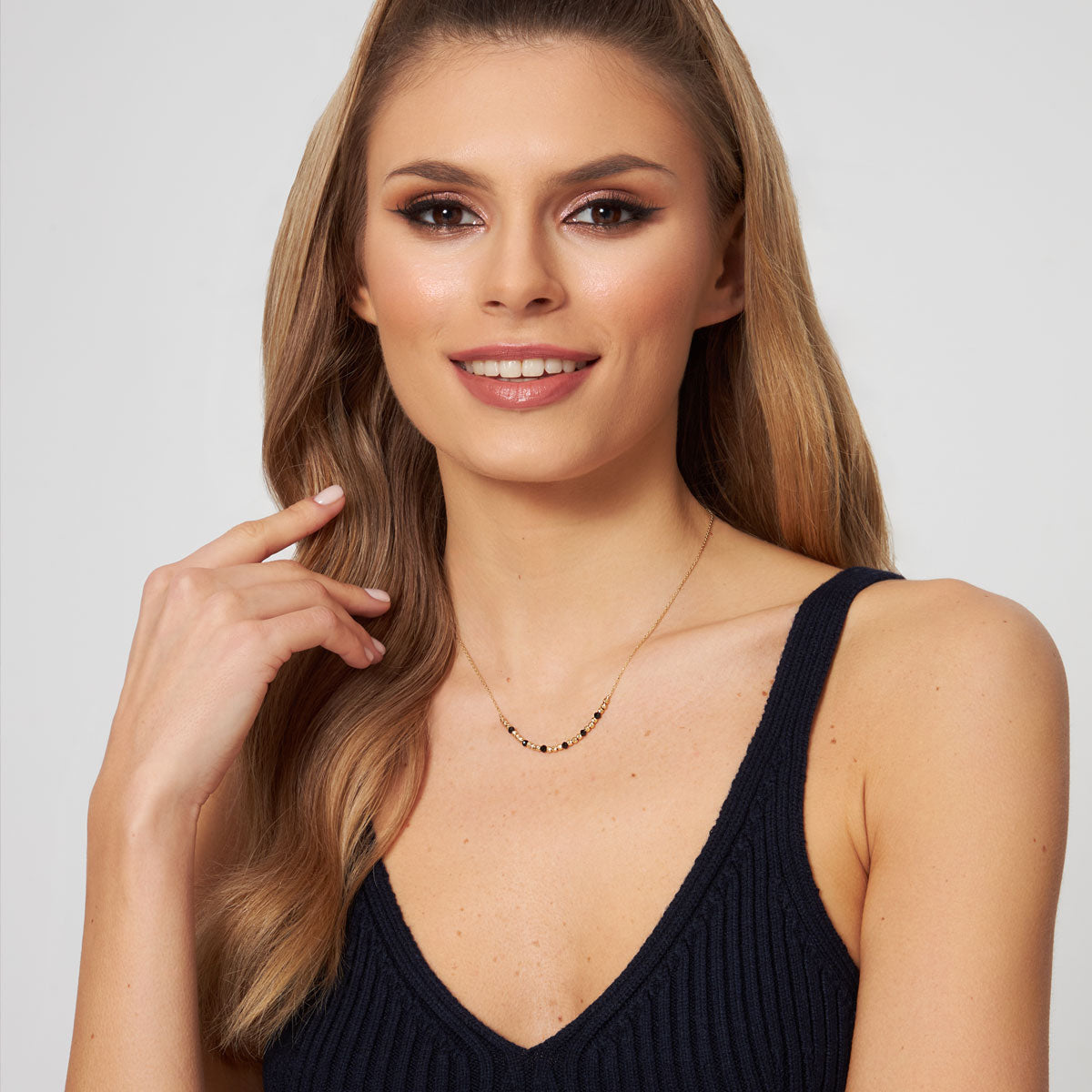 Naszyjnik złoty z  czarnymi cyrkoniami - kulki