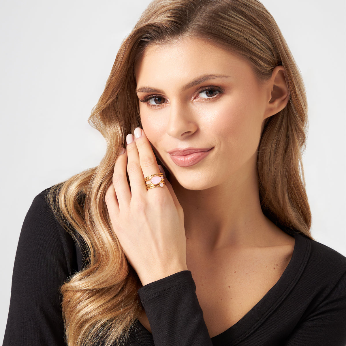 Pierścionek stalowy otwarty z różowymi kamieniami - Moderno
