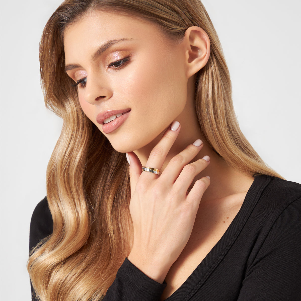 Pierścionek stalowy pozłacany z bezbarwną cyrkonią - obrączka - Moderno