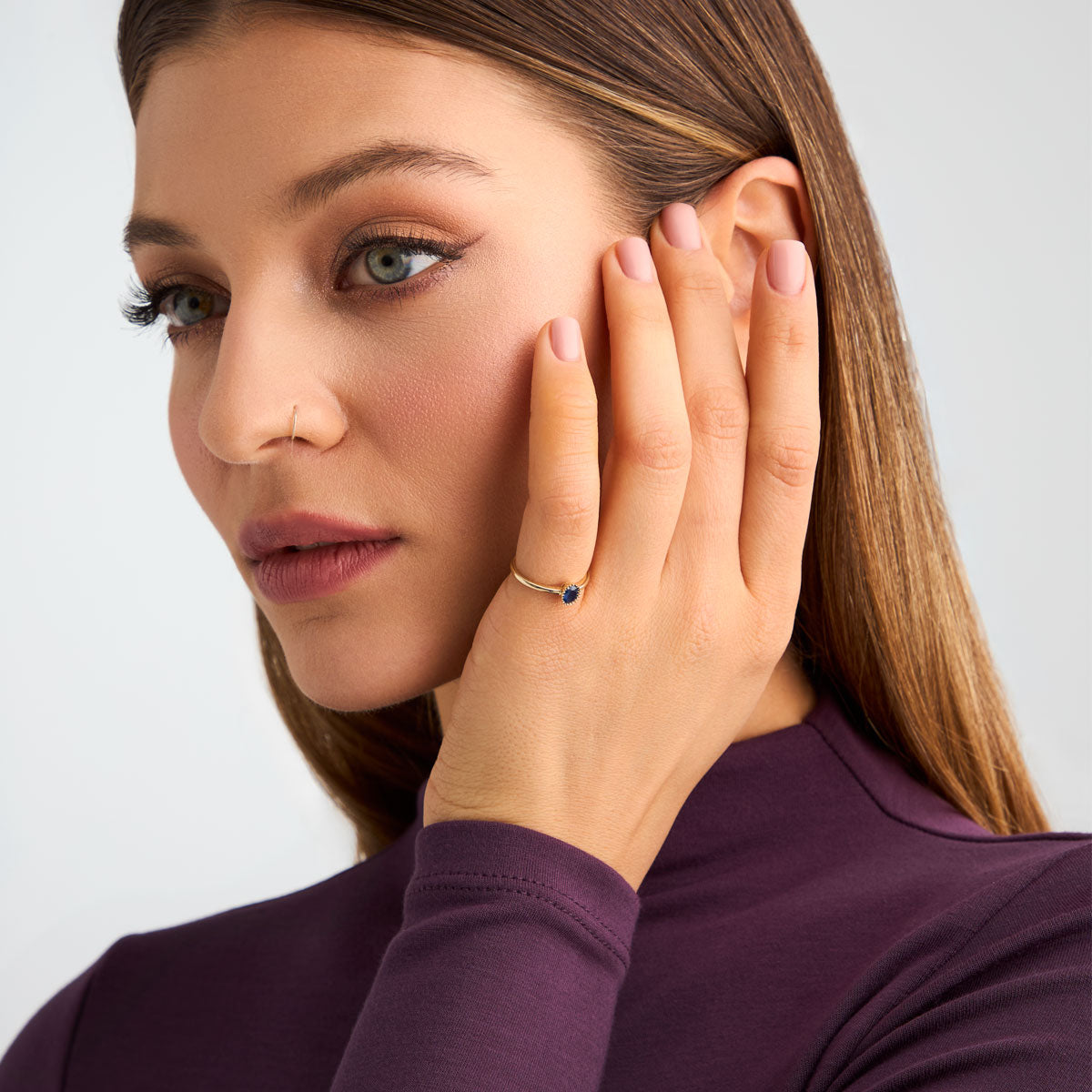 Pierścionek złoty z szafirem