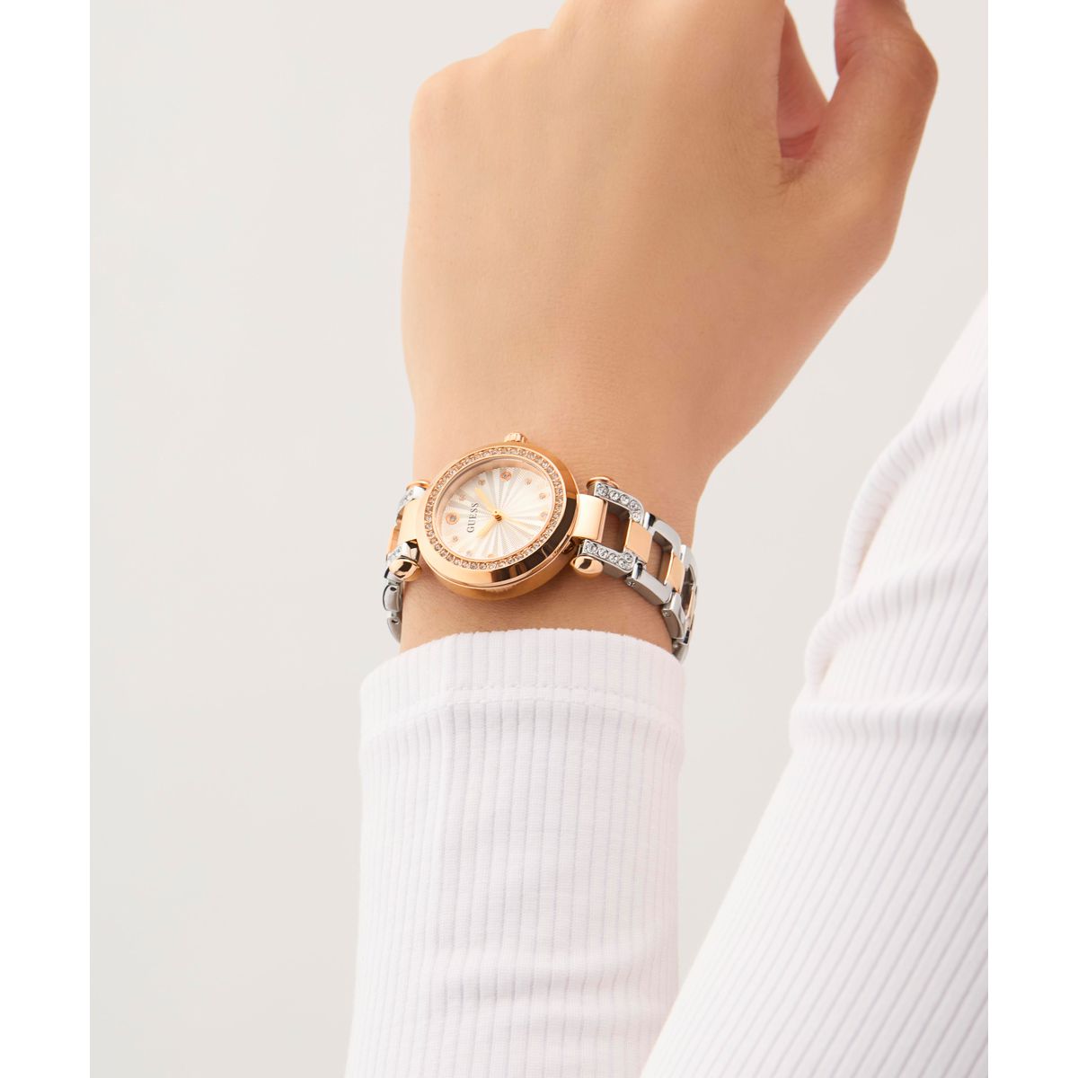 Zegarek na srebrno - różowej bransolecie - Guess Ginger