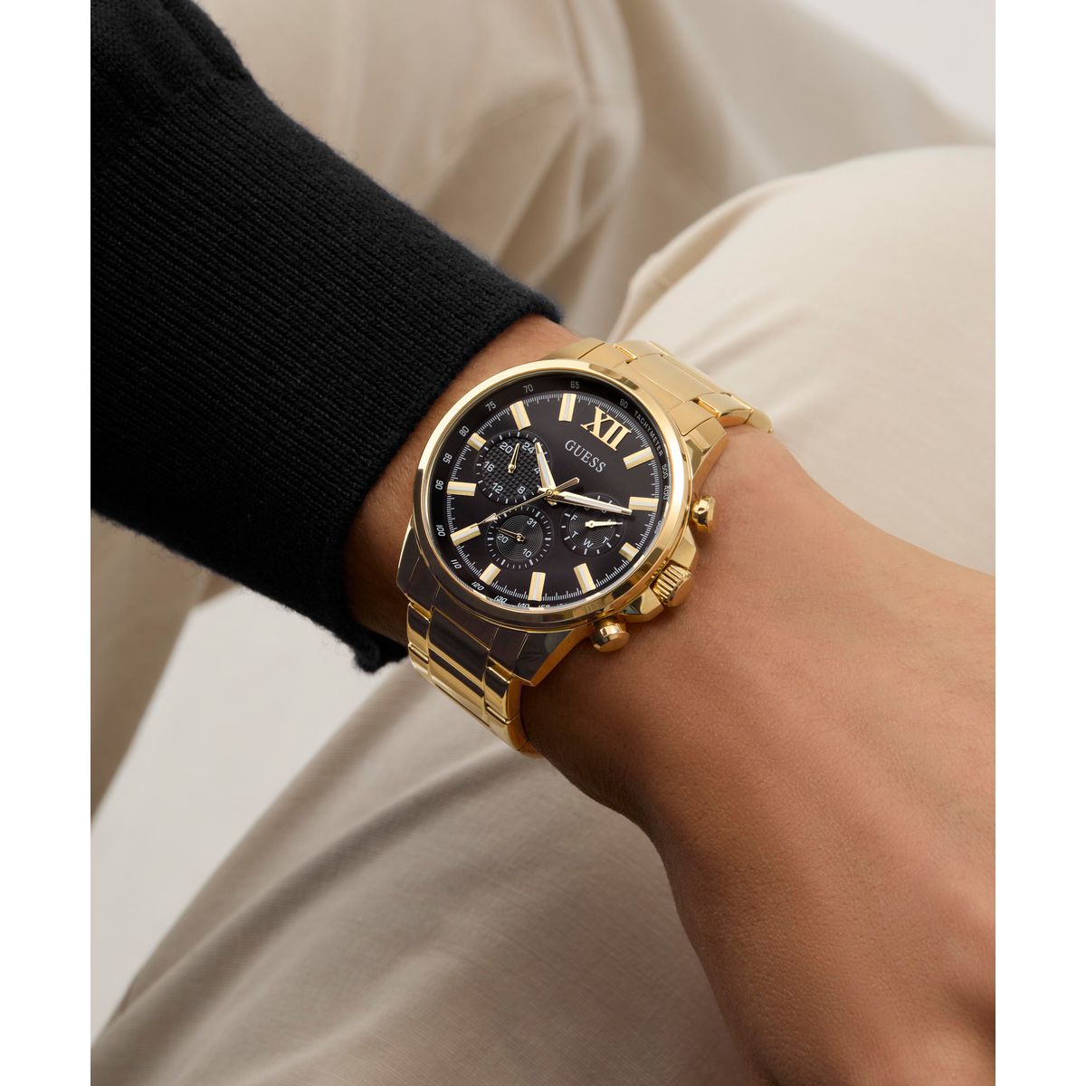 Zegarek na złotej bransolecie - Guess Walker