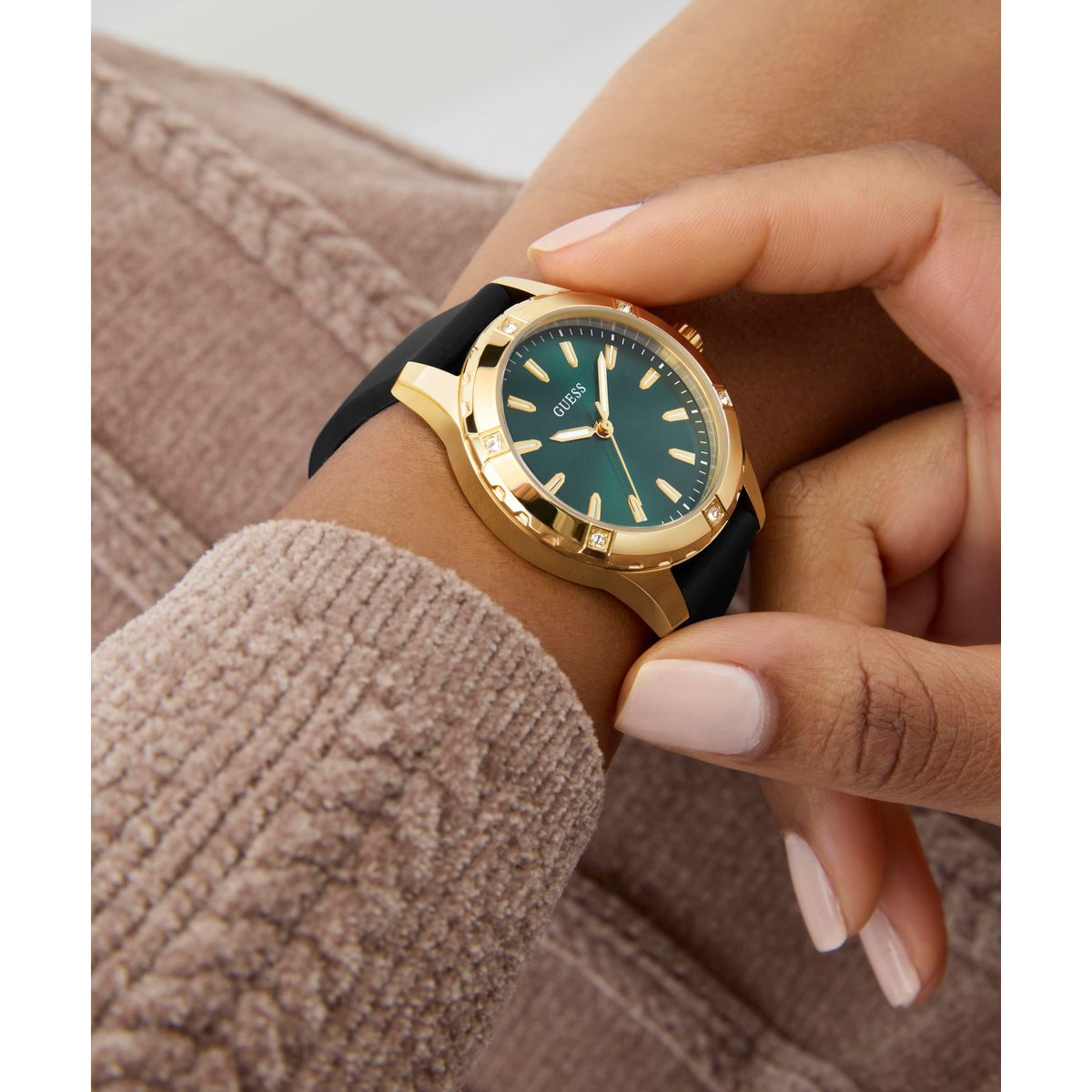 Zegarek na czarnym pasku - Guess Mist